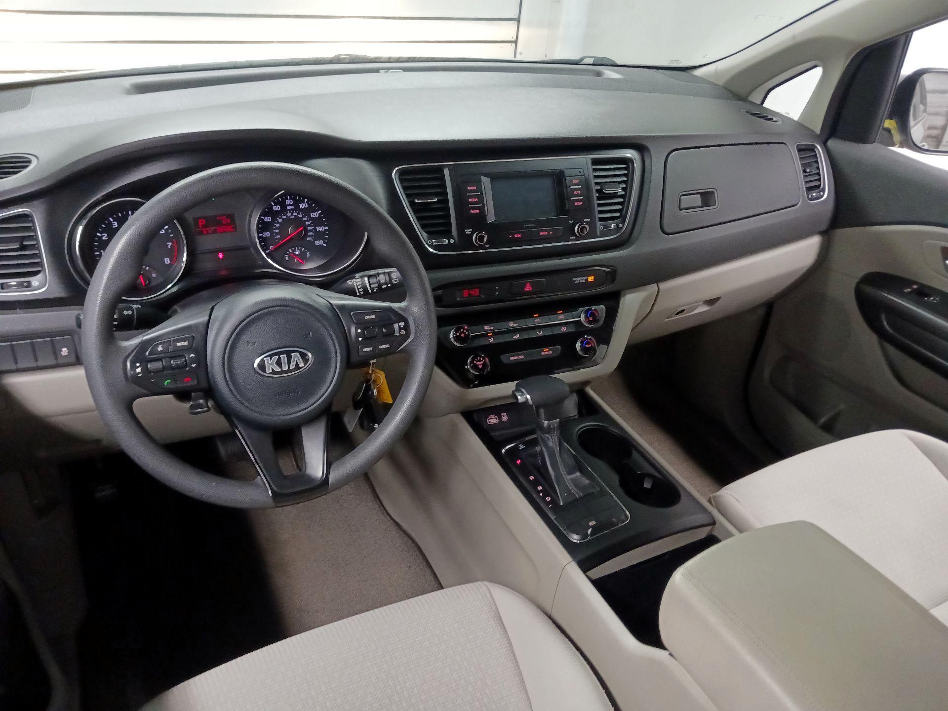 Thumbnail: 2017 Kia Sedona - 9