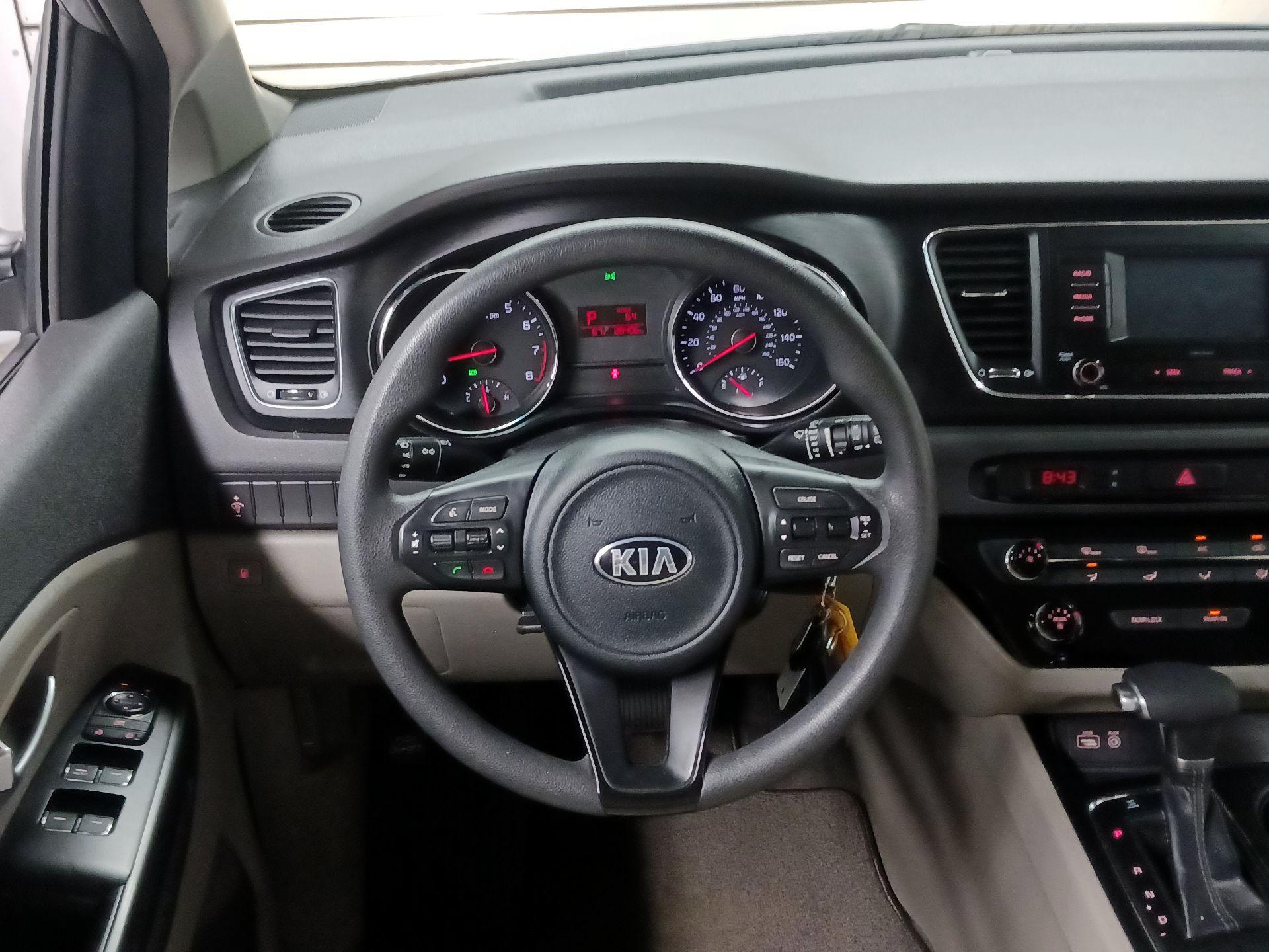 Thumbnail: 2017 Kia Sedona - 10