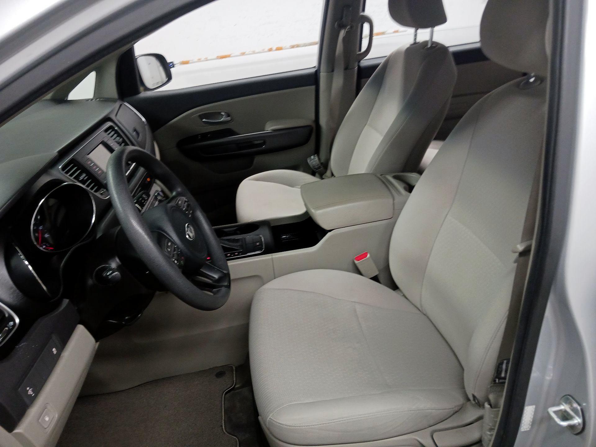 Thumbnail: 2017 Kia Sedona - 11