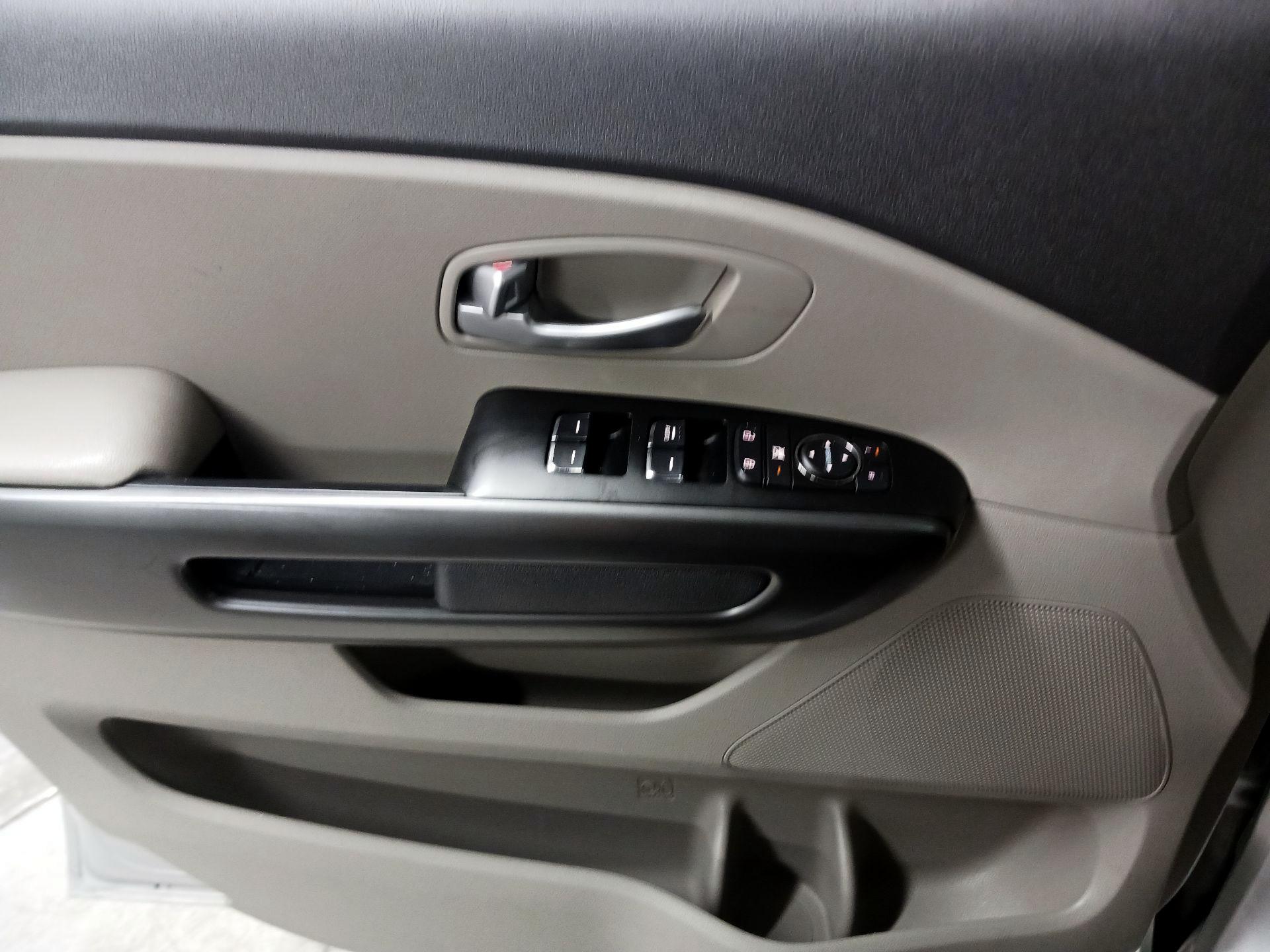 Thumbnail: 2017 Kia Sedona - 12