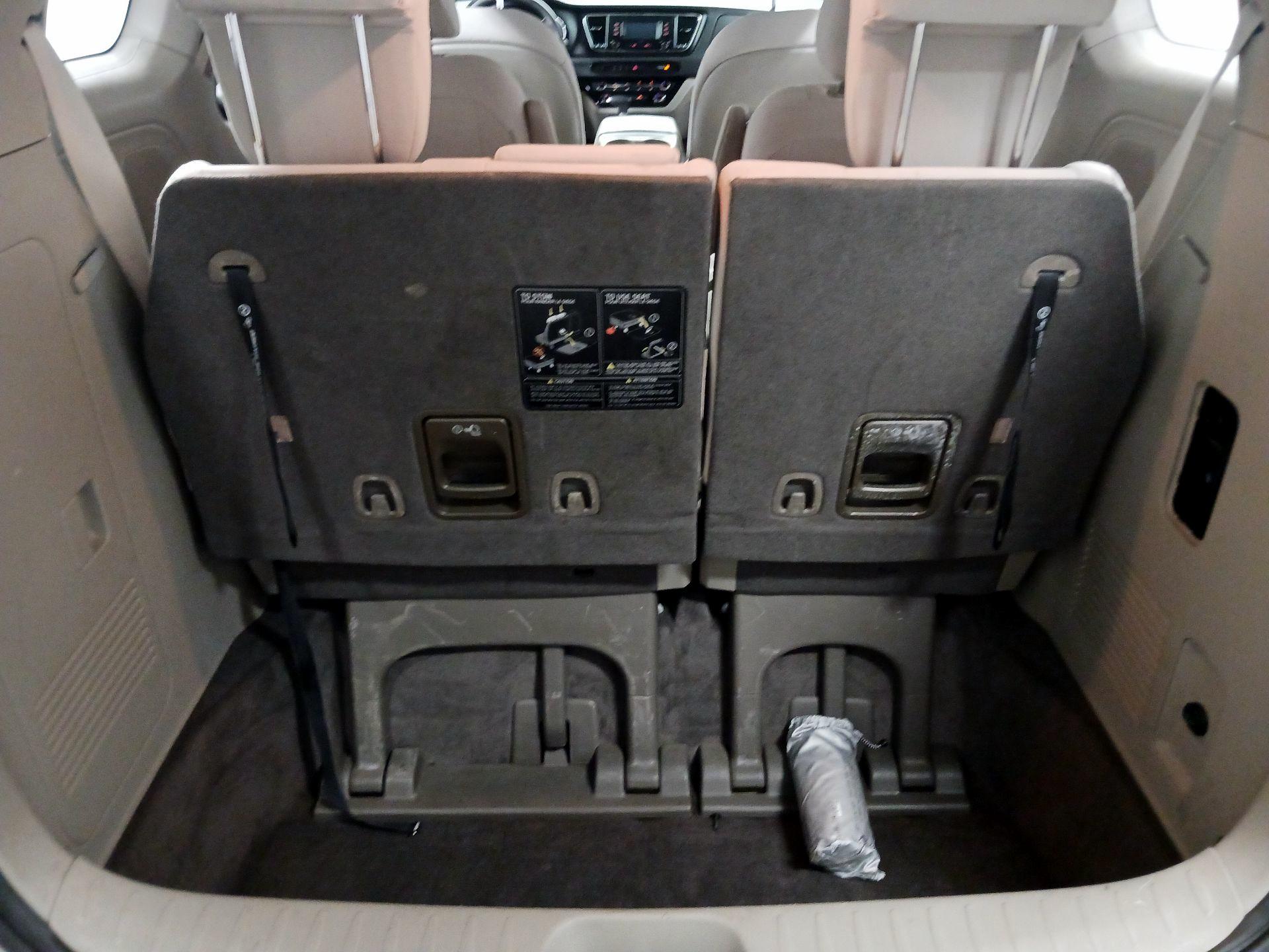 Thumbnail: 2017 Kia Sedona - 18