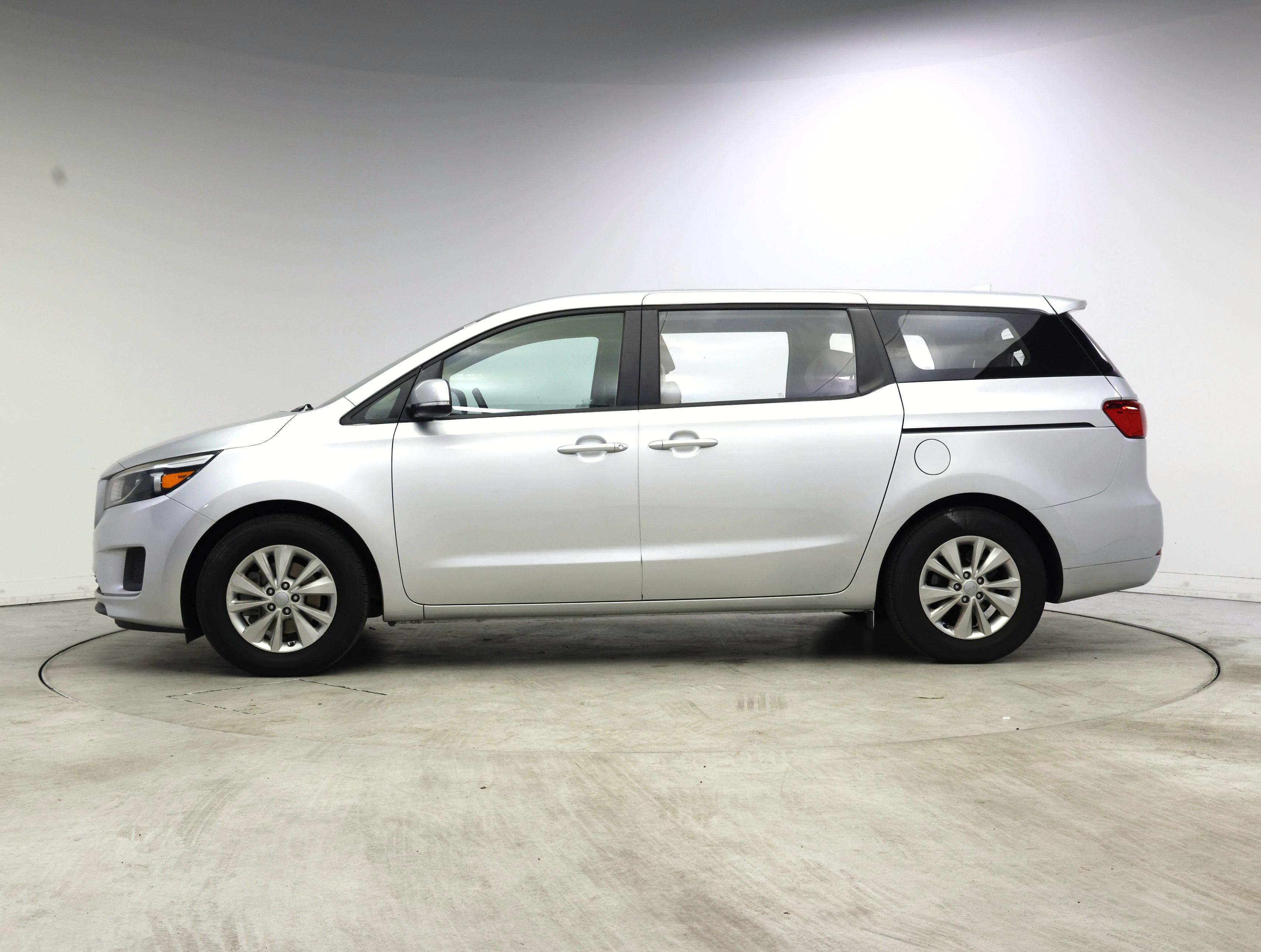 Thumbnail: 2017 Kia Sedona - 3