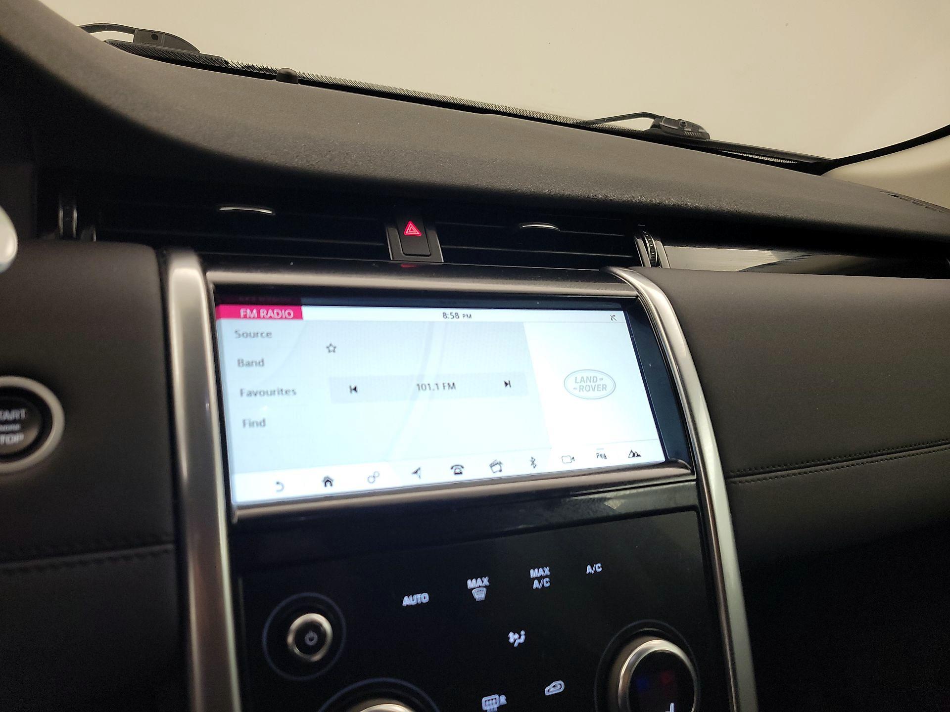 Thumbnail: 2020 Land Rover Discovery Sport - 15