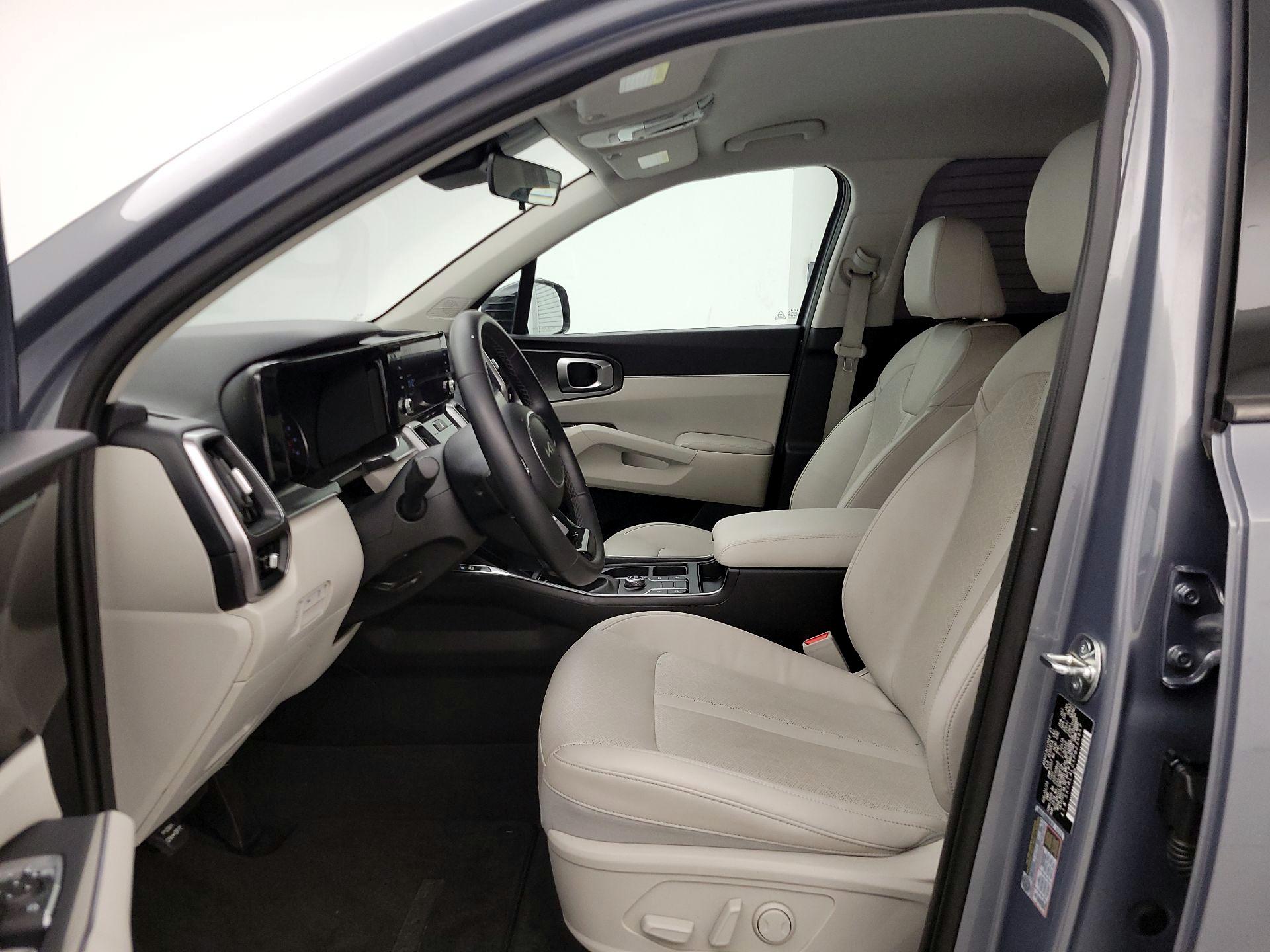 Thumbnail: 2023 Kia Sorento - 11