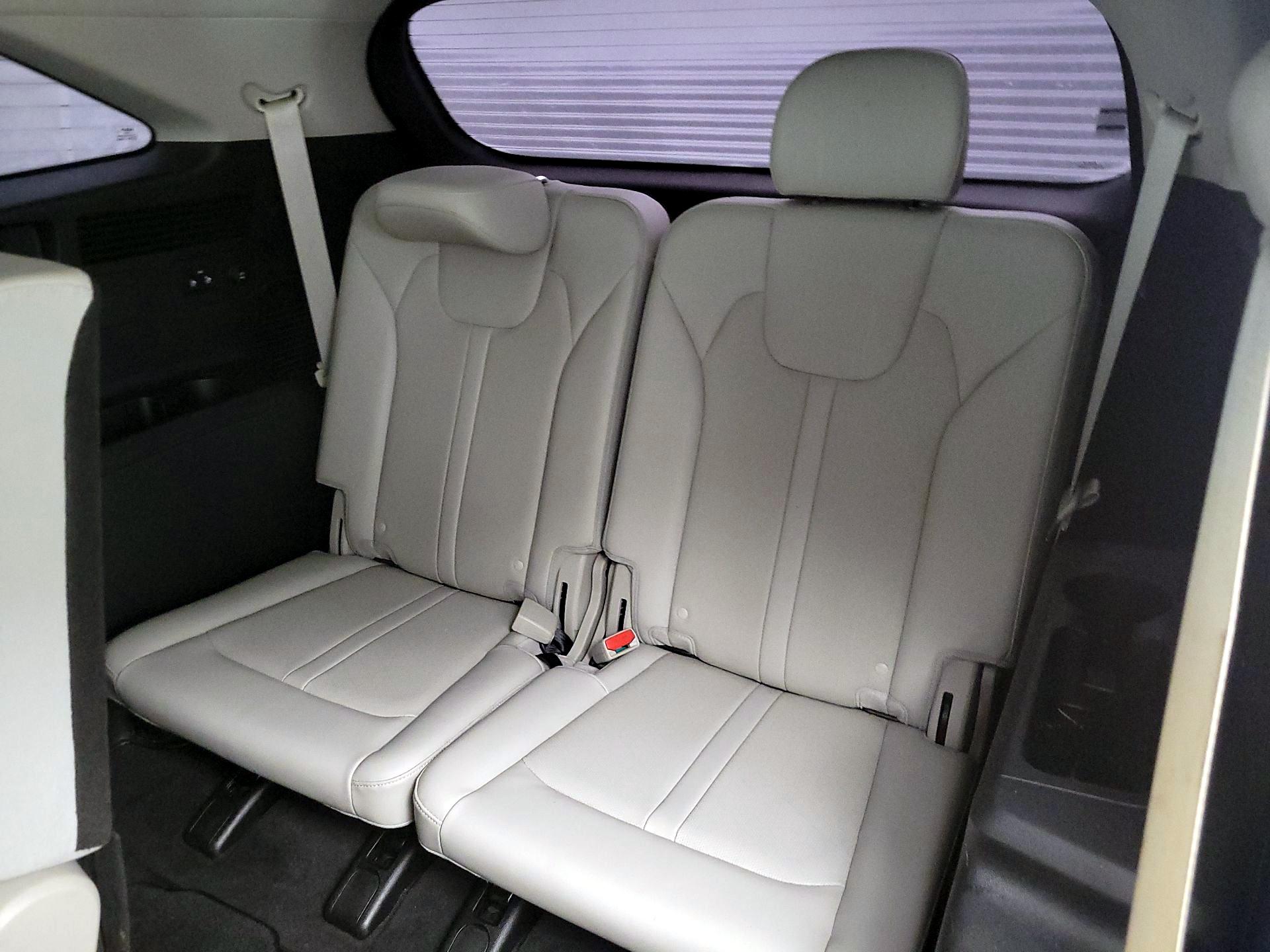 Thumbnail: 2023 Kia Sorento - 20