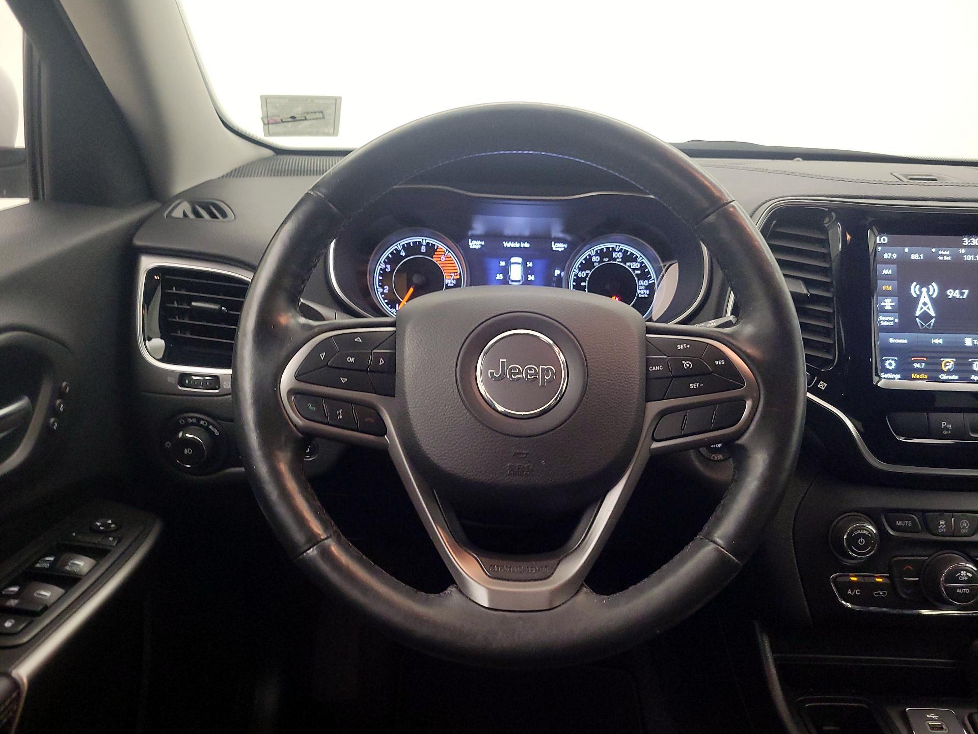 Thumbnail: 2019 Jeep Cherokee - 10