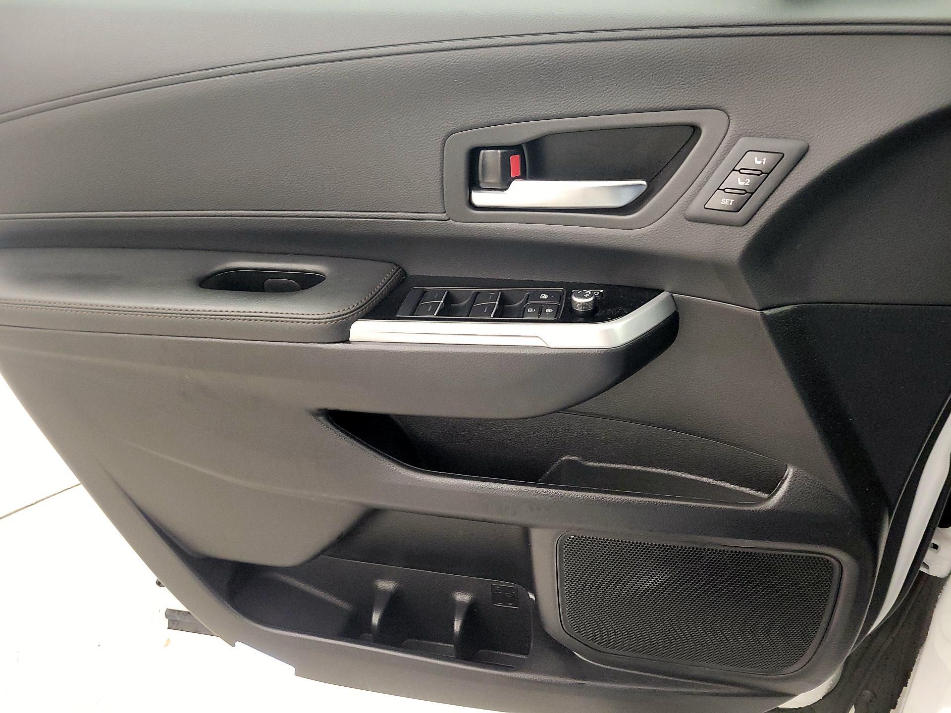 Thumbnail: 2025 Toyota Sienna - 12