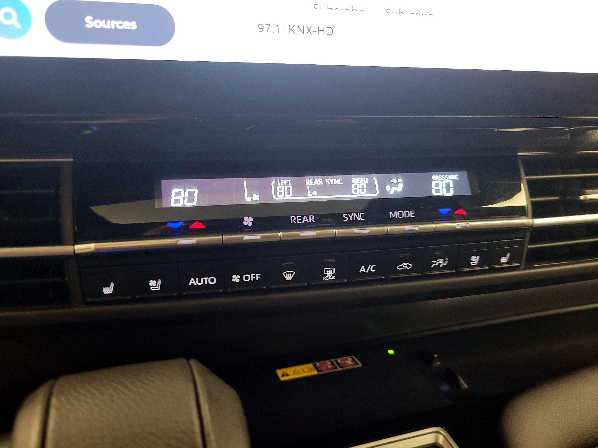 Thumbnail: 2025 Toyota Sienna - 16