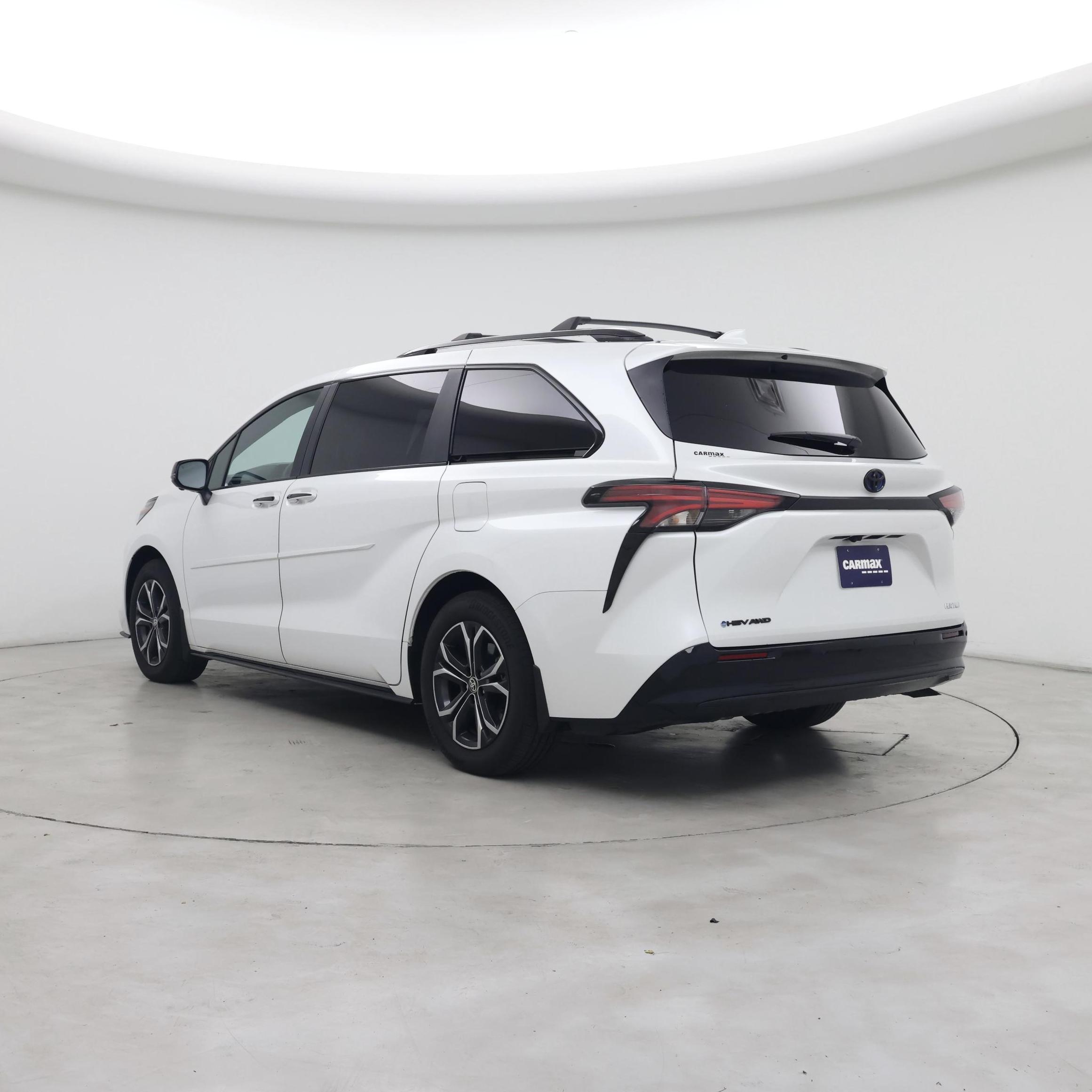 Thumbnail: 2025 Toyota Sienna - 2