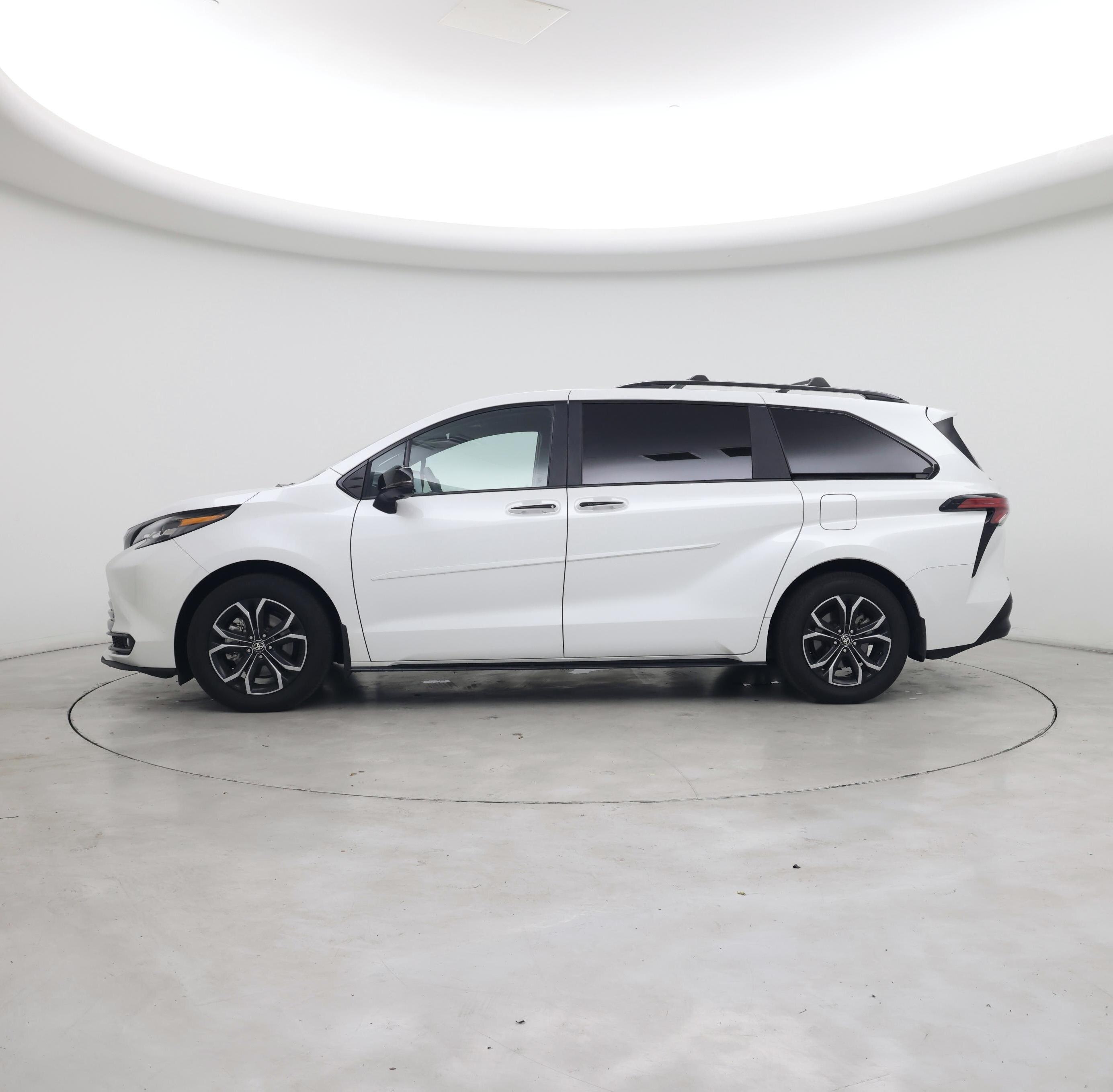 Thumbnail: 2025 Toyota Sienna - 3