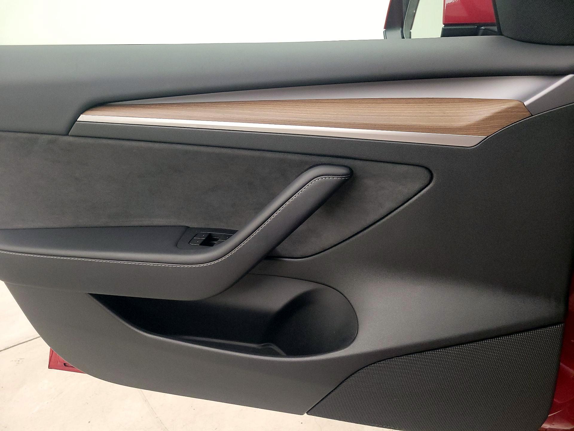 Thumbnail: 2023 Tesla Model 3 - 12