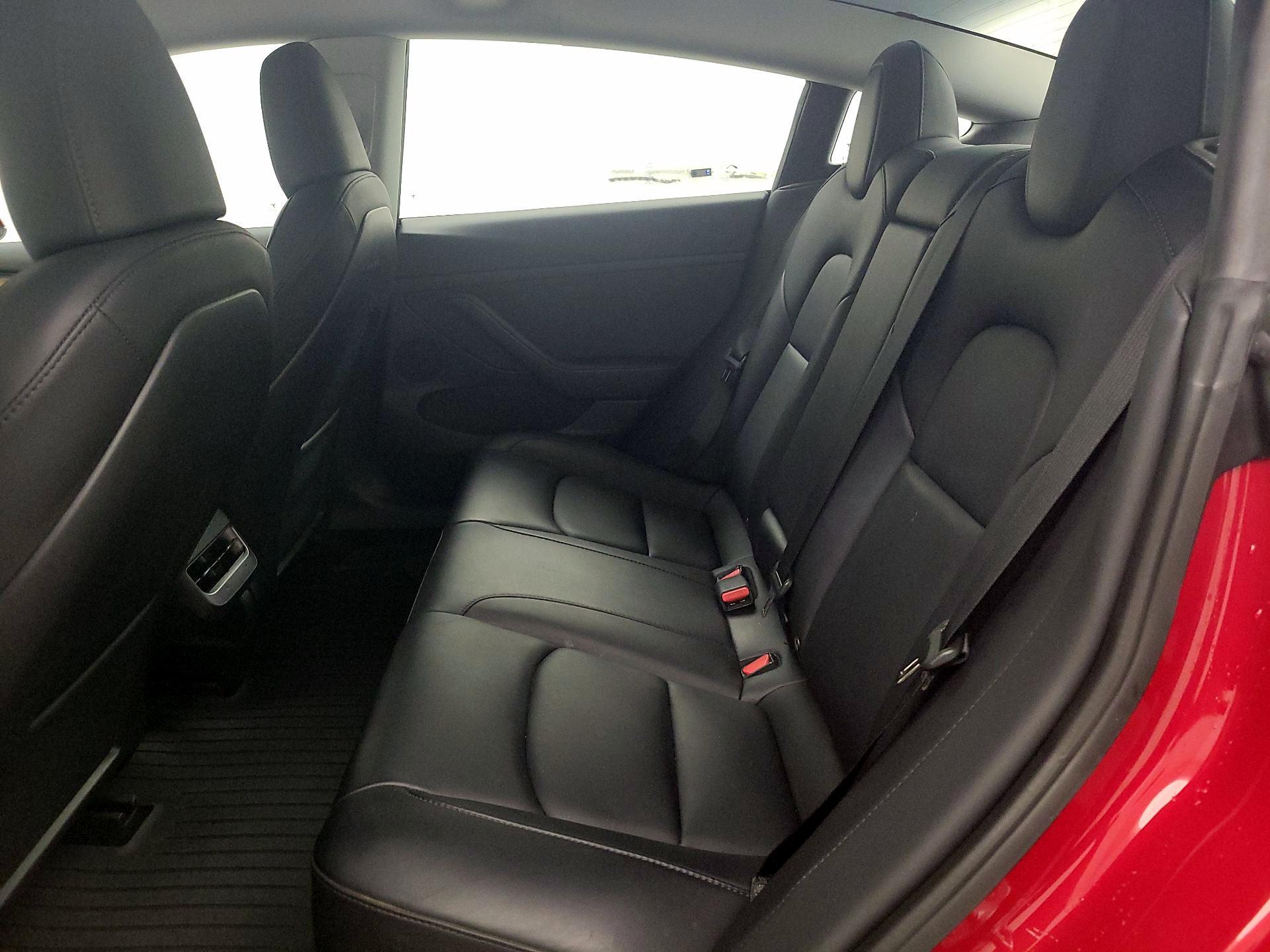 Thumbnail: 2023 Tesla Model 3 - 19