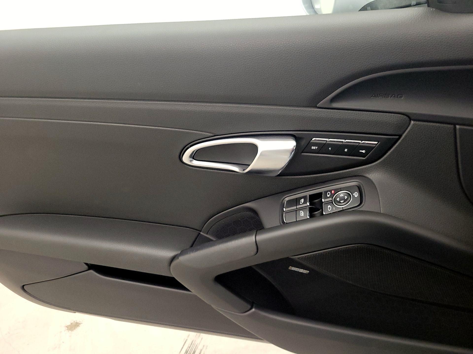 Thumbnail: 2021 Porsche 718 Boxster - 12