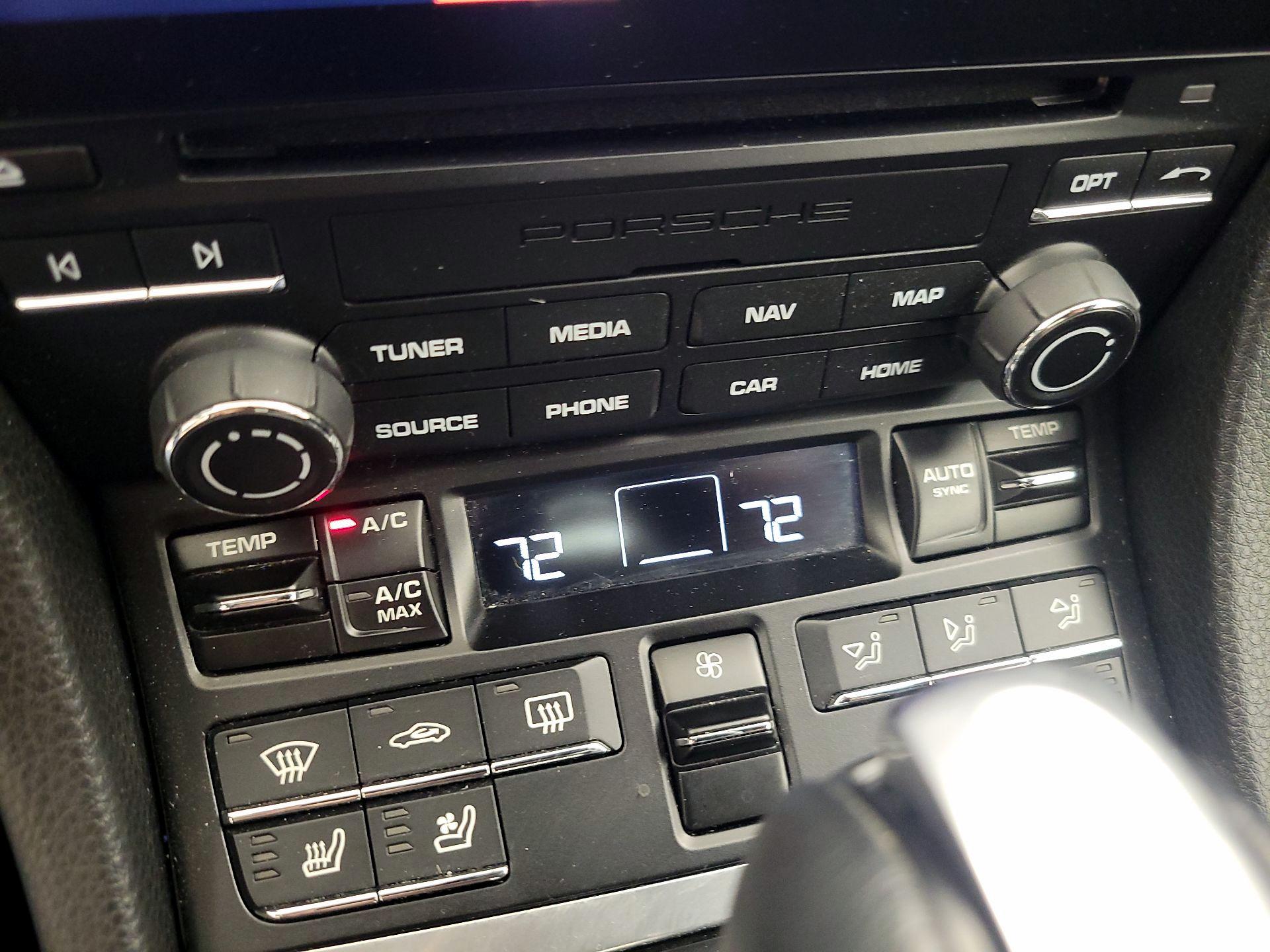 Thumbnail: 2021 Porsche 718 Boxster - 16