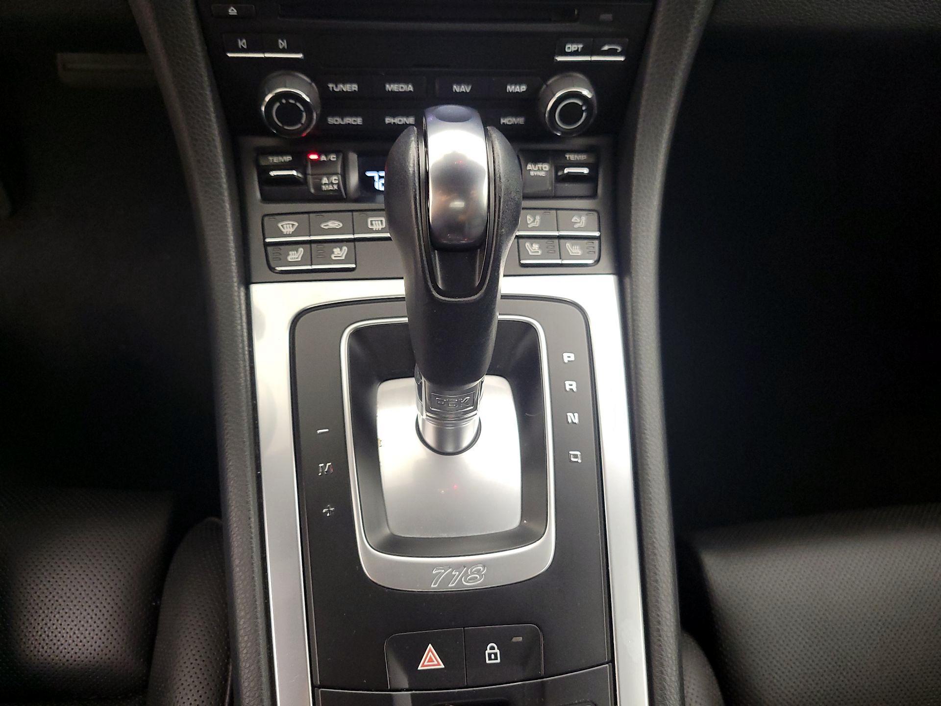 Thumbnail: 2021 Porsche 718 Boxster - 17