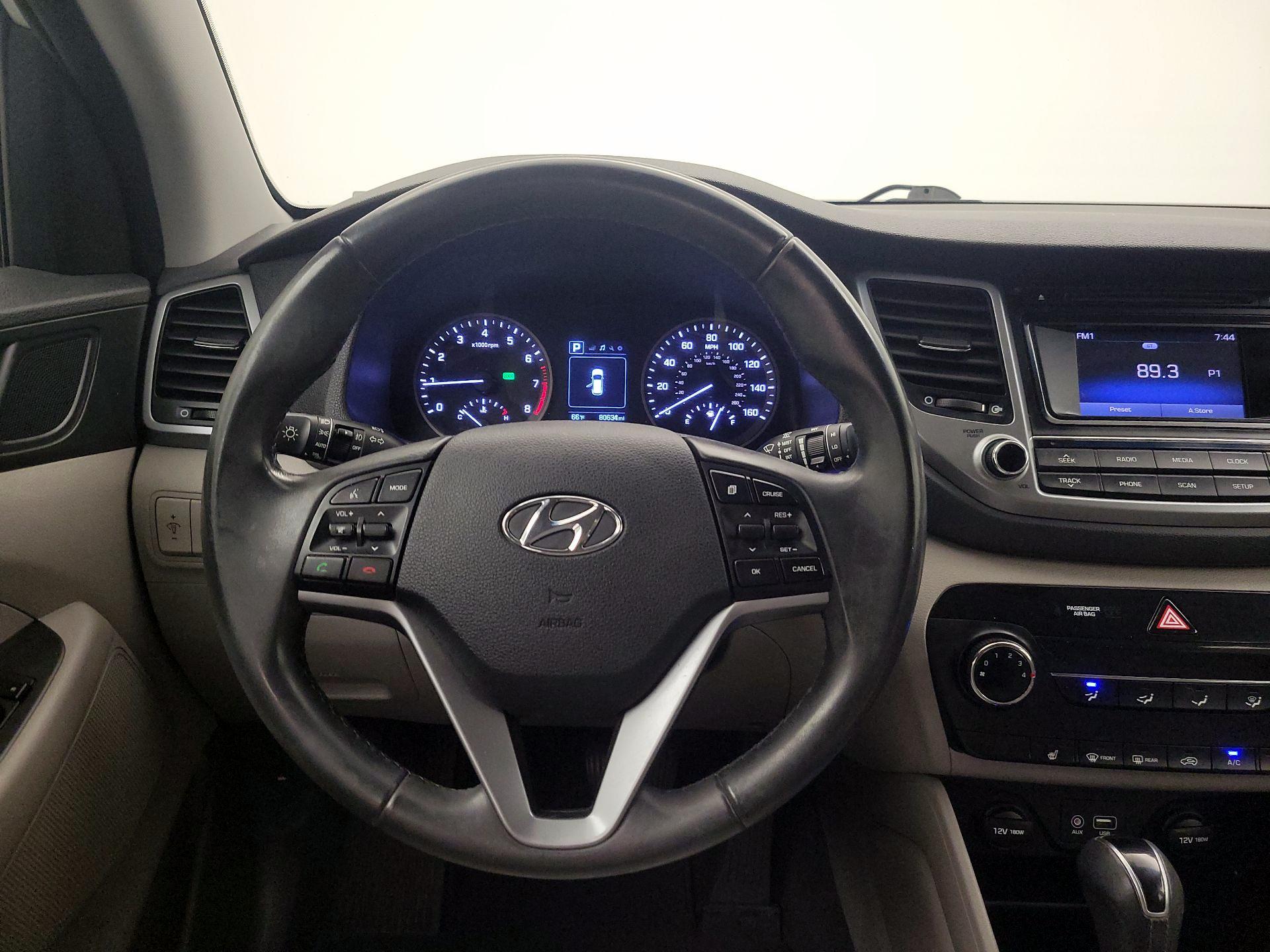 Thumbnail: 2016 Hyundai Tucson - 10