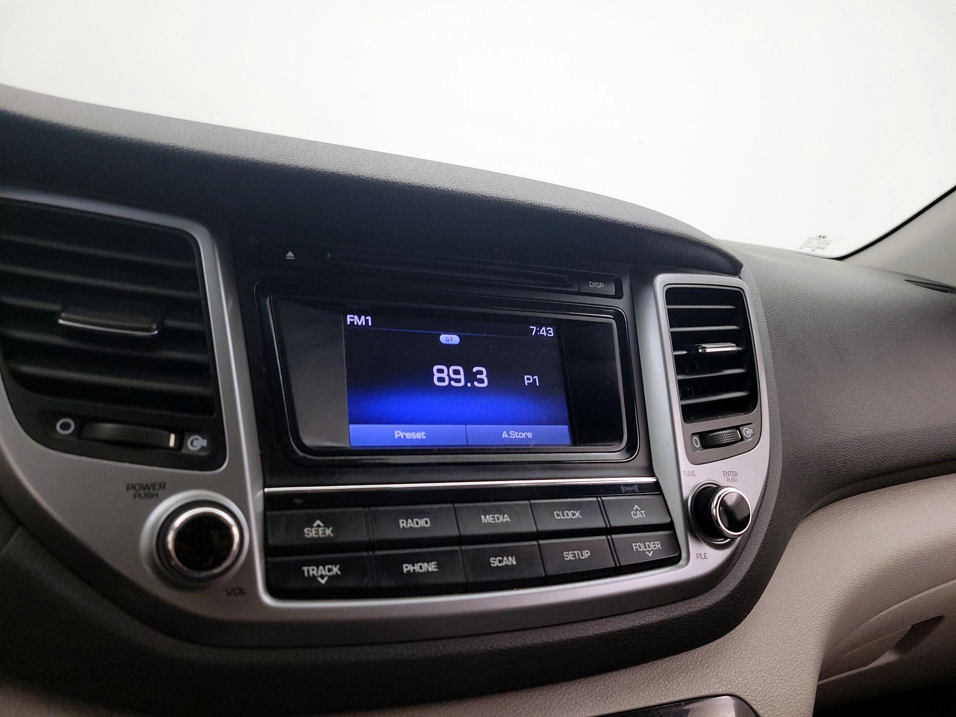 Thumbnail: 2016 Hyundai Tucson - 15