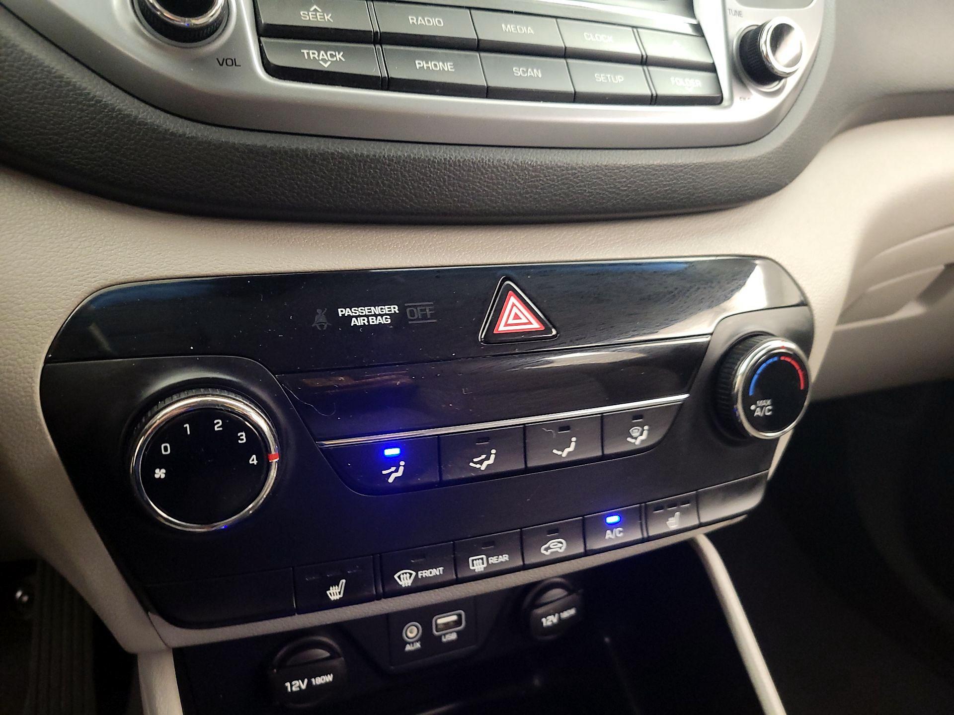 Thumbnail: 2016 Hyundai Tucson - 16