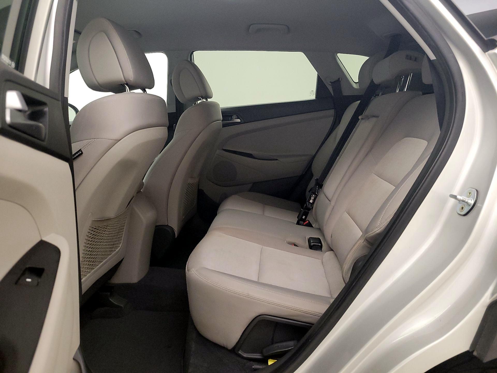 Thumbnail: 2016 Hyundai Tucson - 19