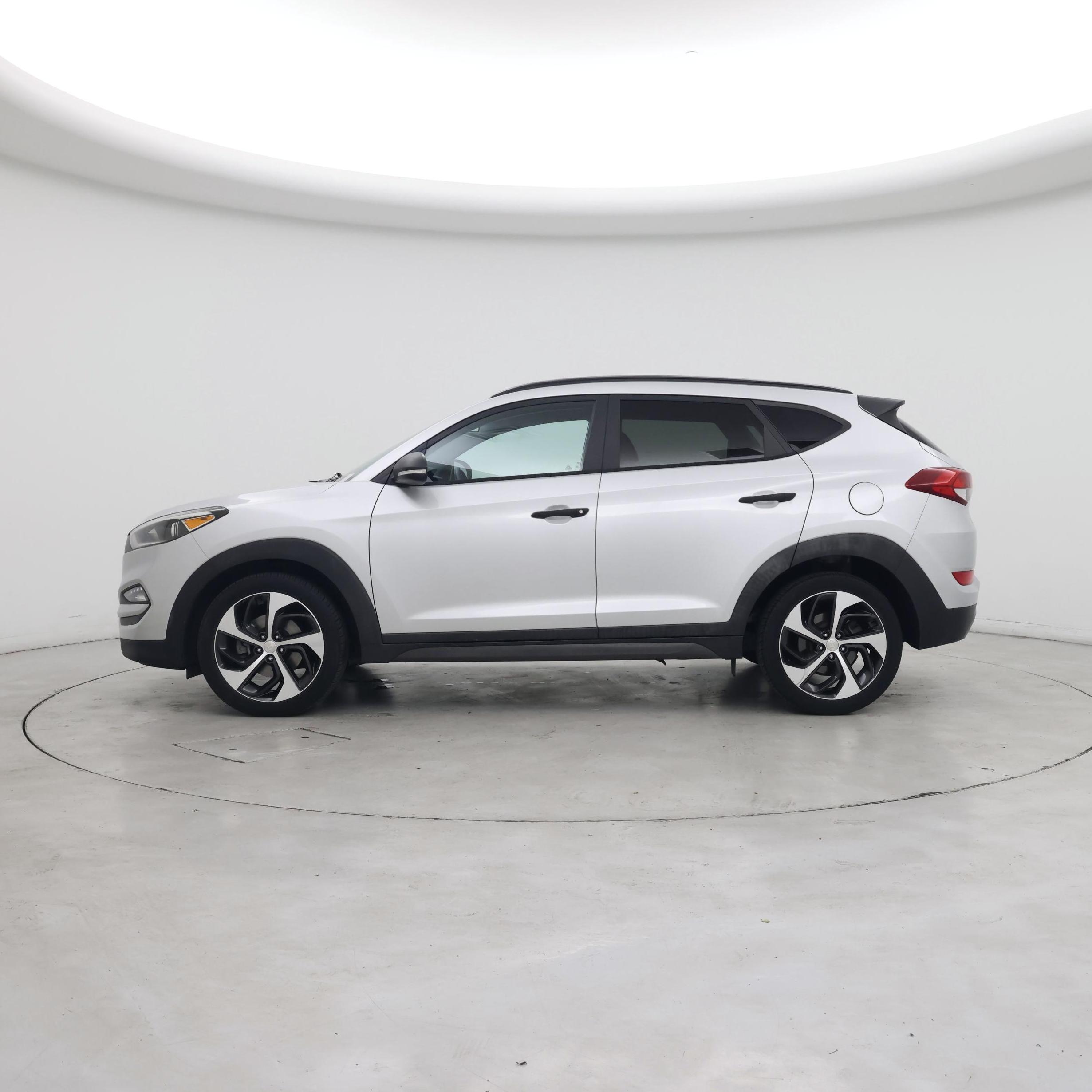 Thumbnail: 2016 Hyundai Tucson - 3
