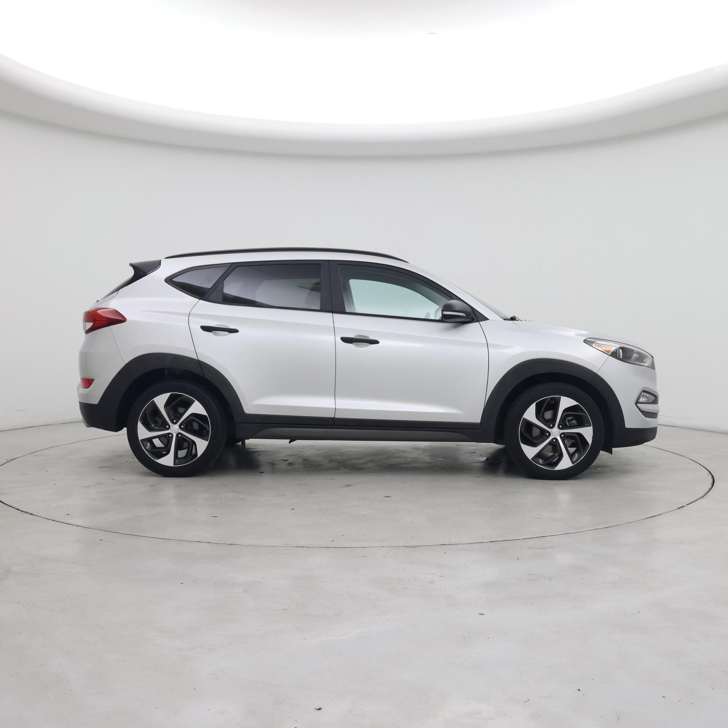 Thumbnail: 2016 Hyundai Tucson - 7