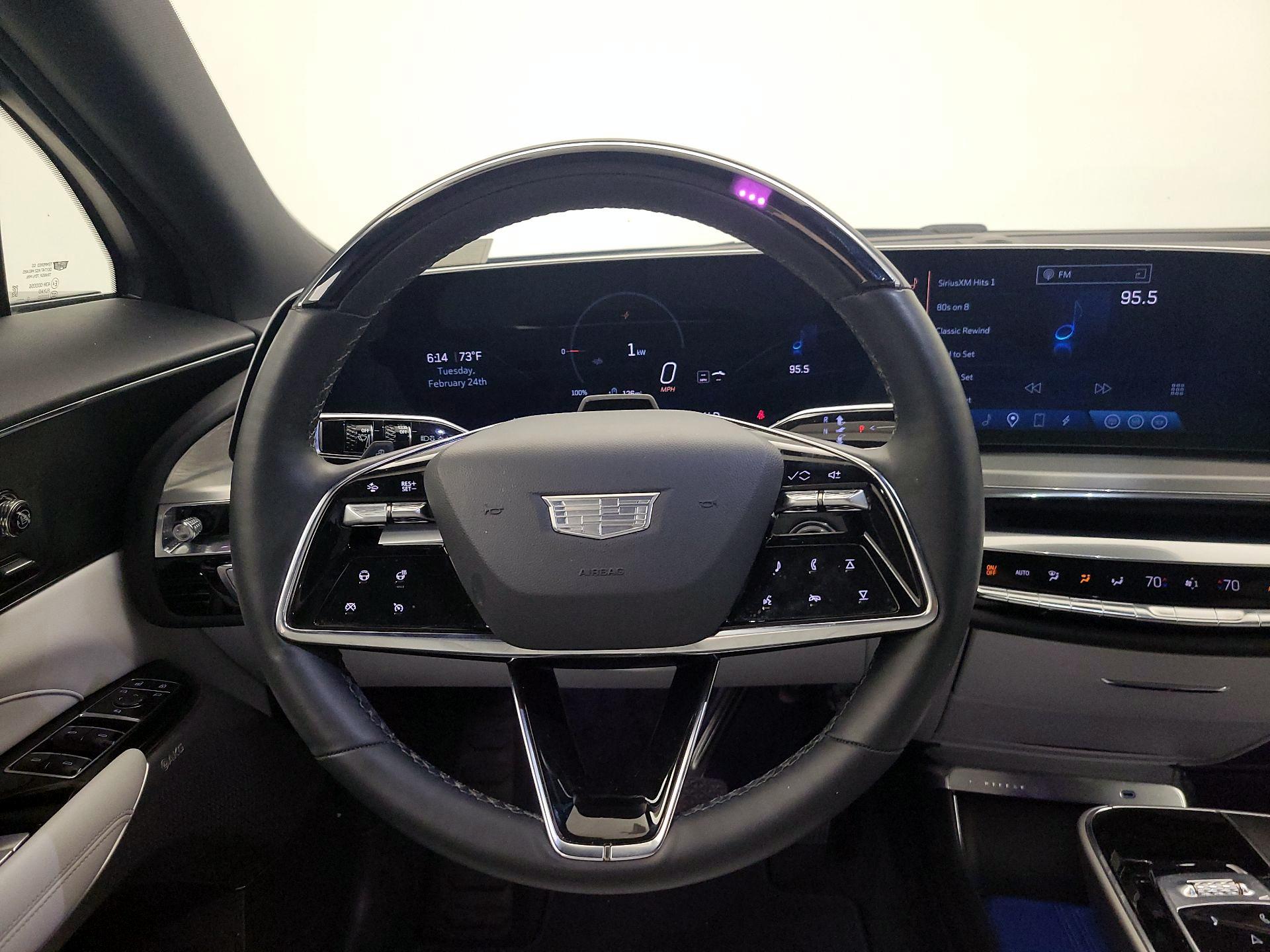 Thumbnail: 2023 Cadillac Lyriq - 10