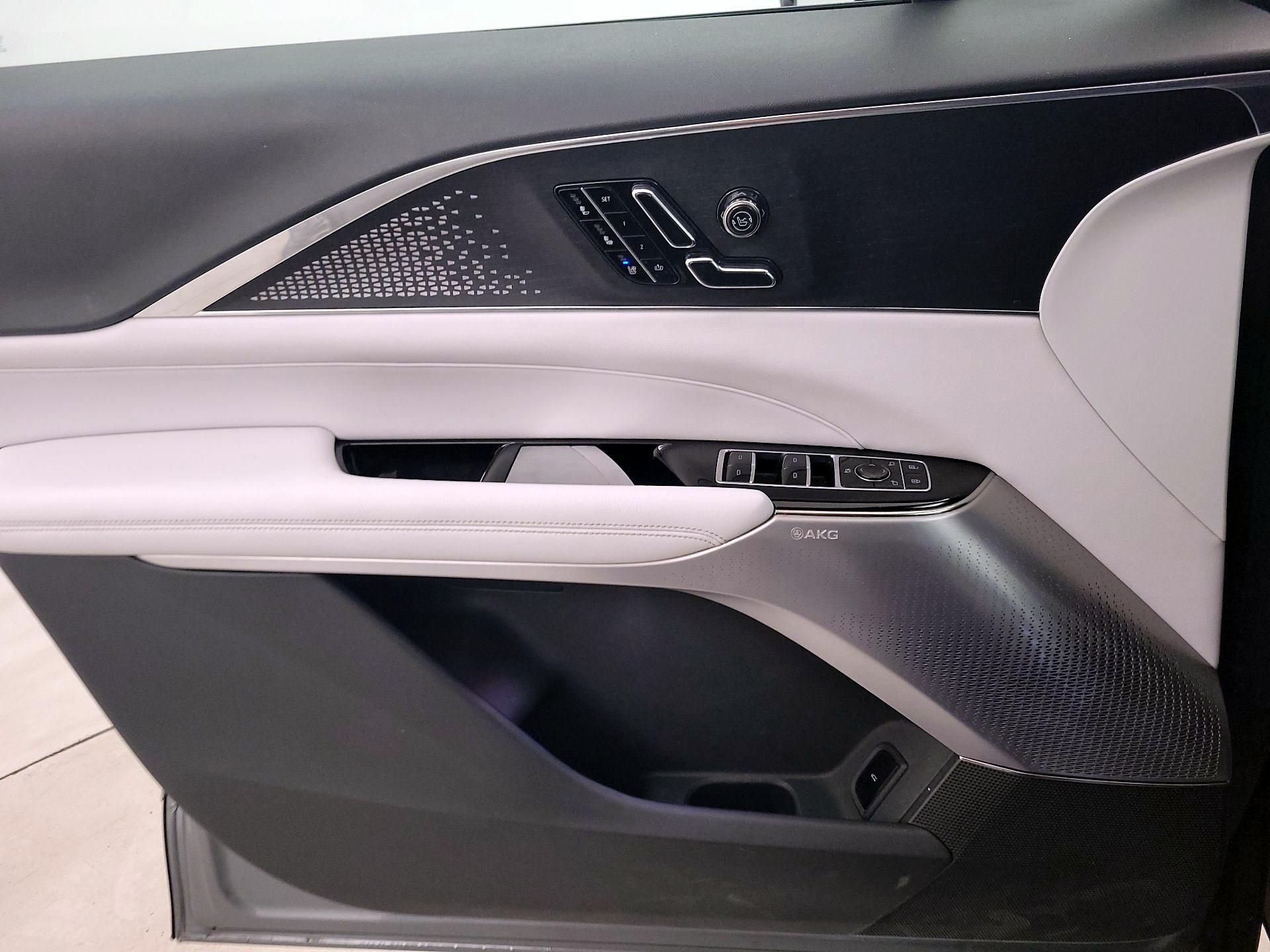 Thumbnail: 2023 Cadillac Lyriq - 12