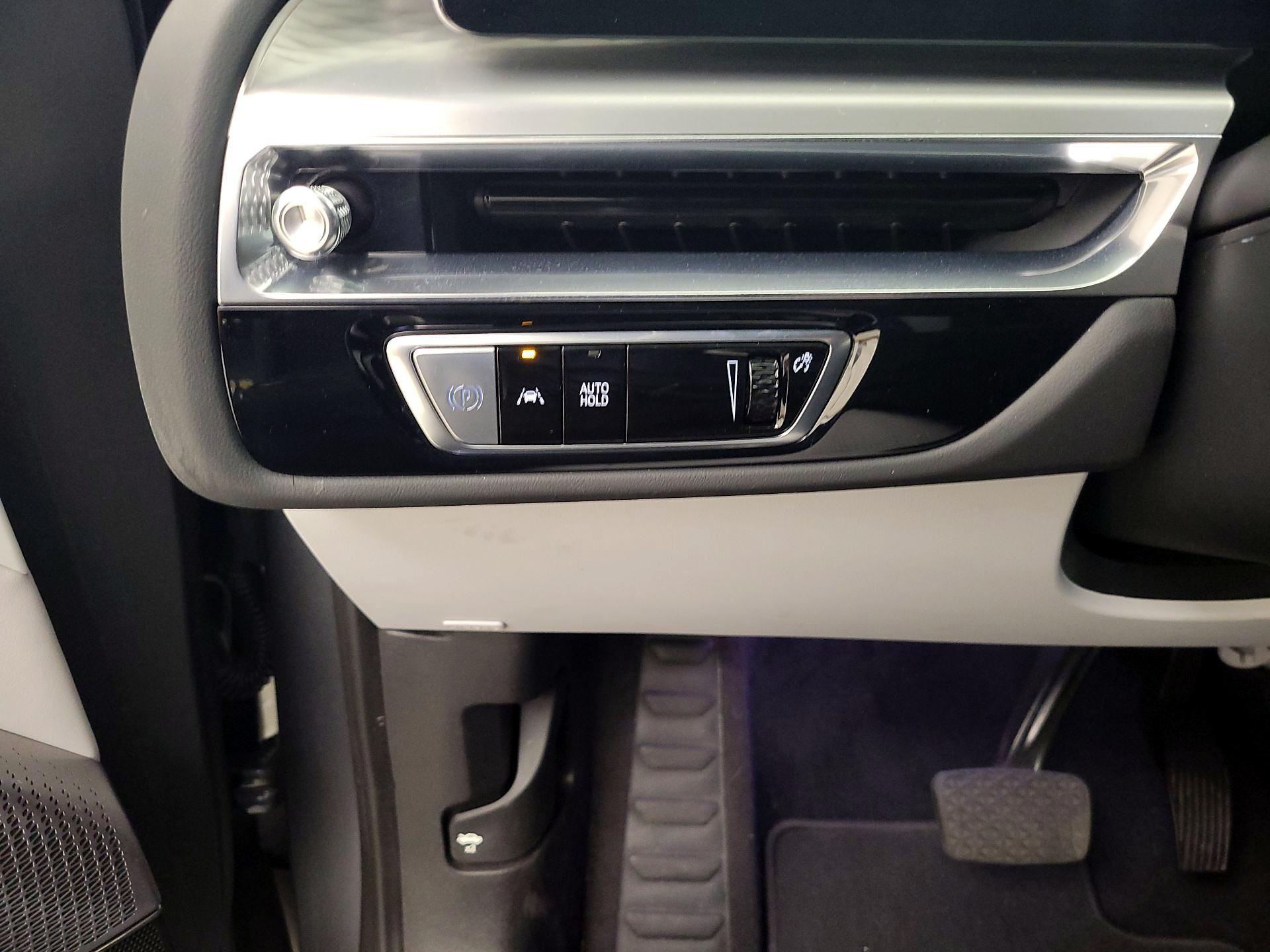 Thumbnail: 2023 Cadillac Lyriq - 13