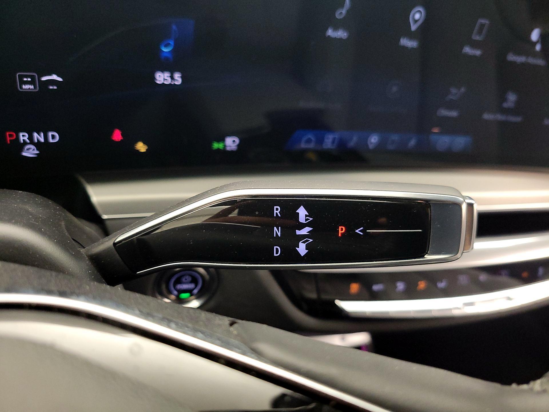 Thumbnail: 2023 Cadillac Lyriq - 17