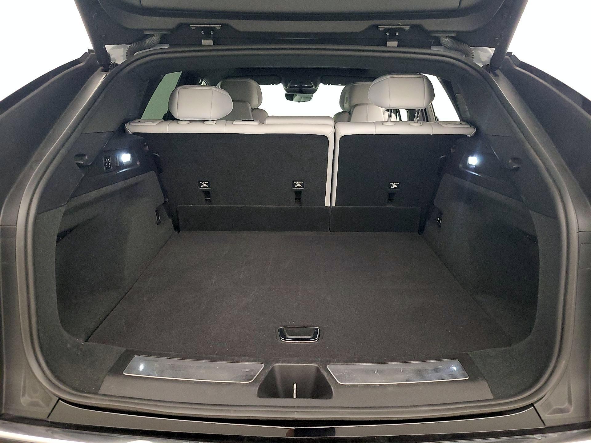 Thumbnail: 2023 Cadillac Lyriq - 20