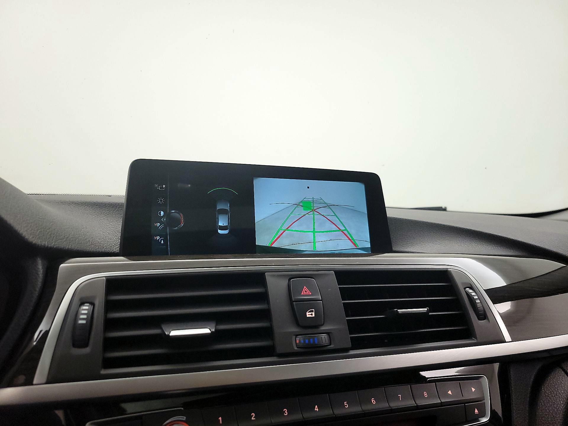 Thumbnail: 2017 BMW 3 Series - 14