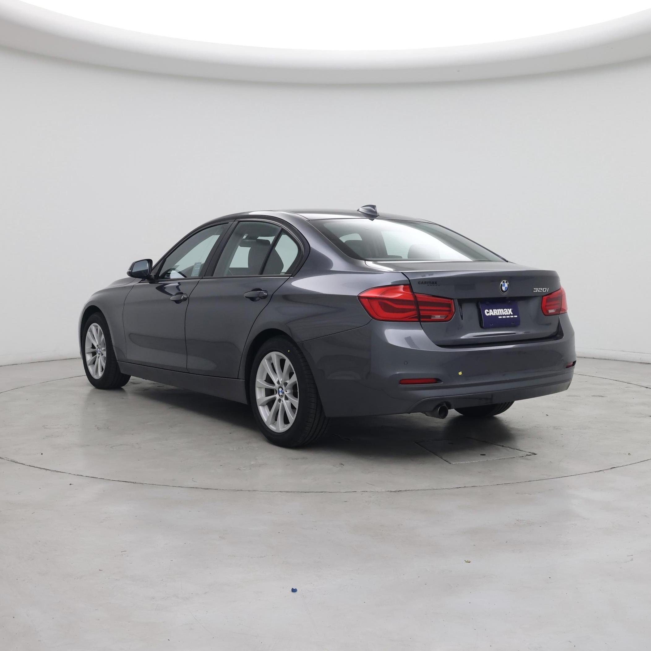 Thumbnail: 2017 BMW 3 Series - 2