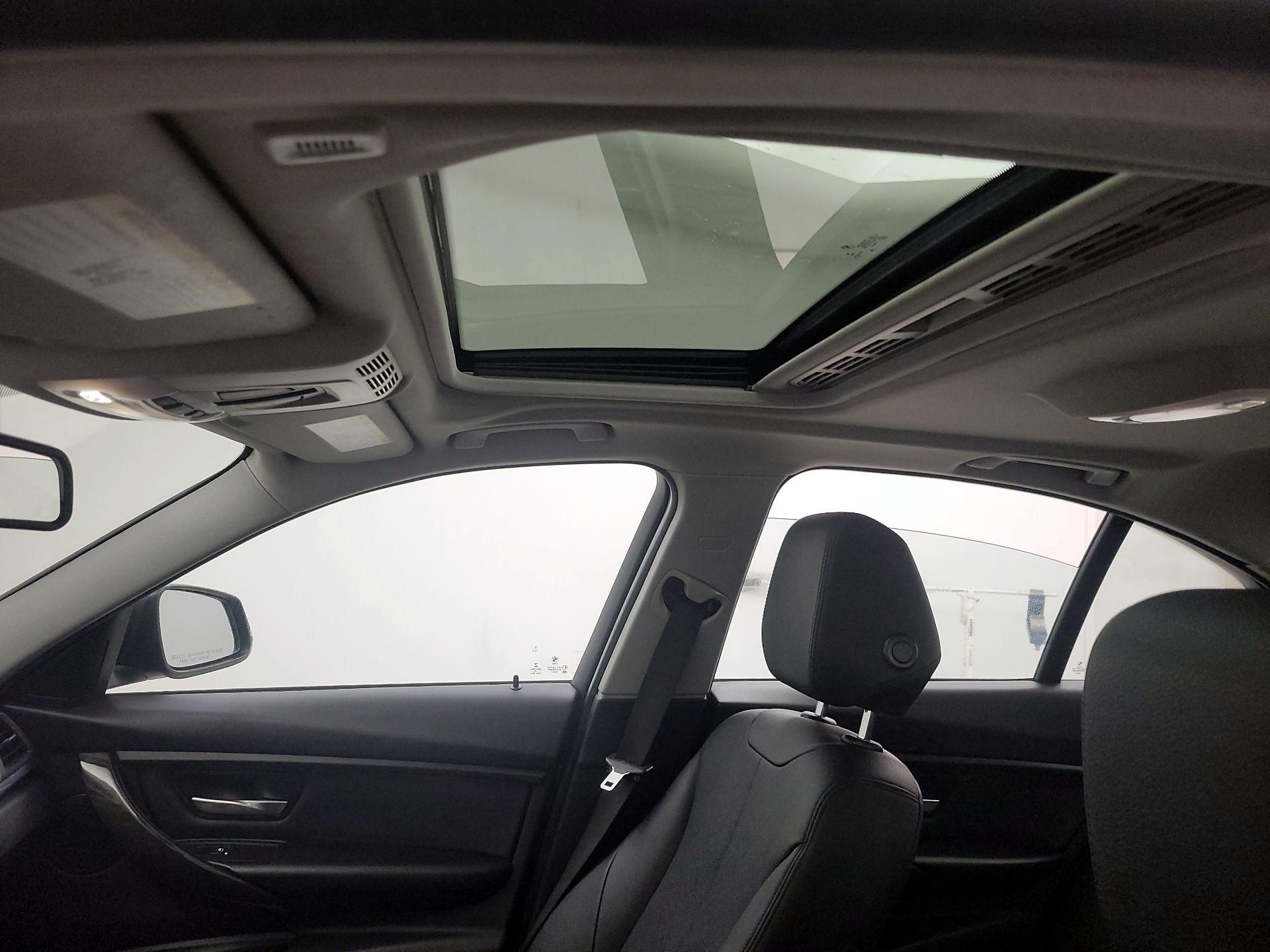 Thumbnail: 2017 BMW 3 Series - 19