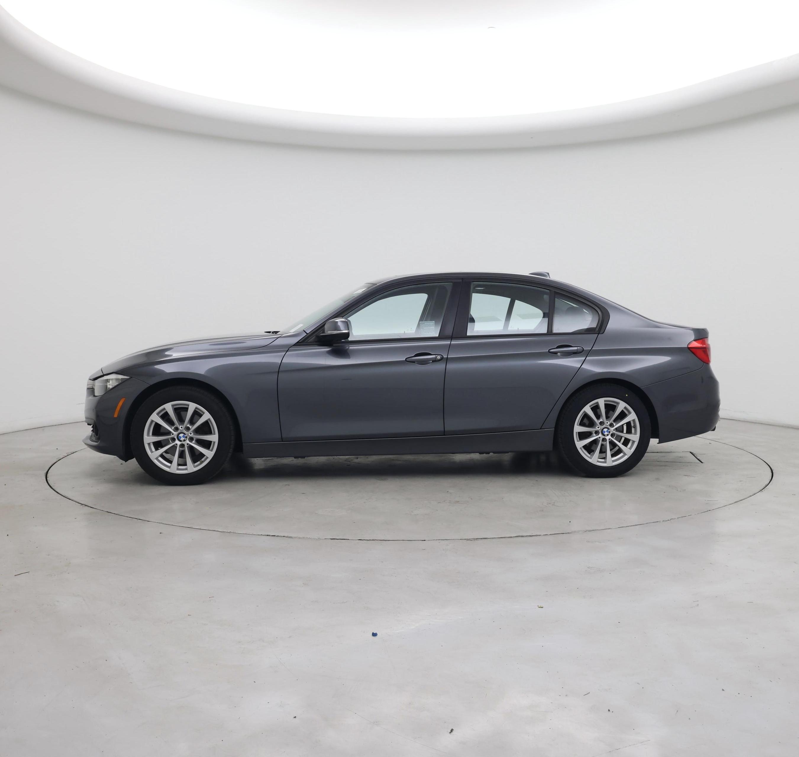 Thumbnail: 2017 BMW 3 Series - 3