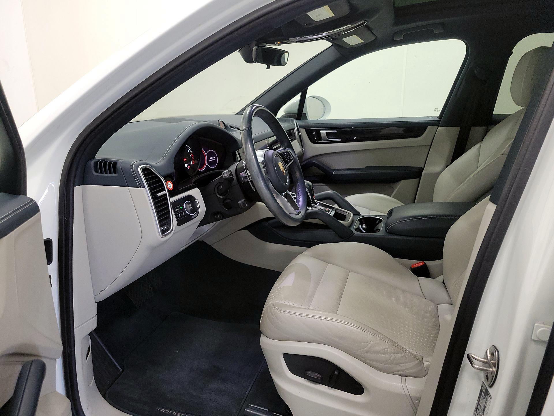 Thumbnail: 2022 Porsche Cayenne - 11