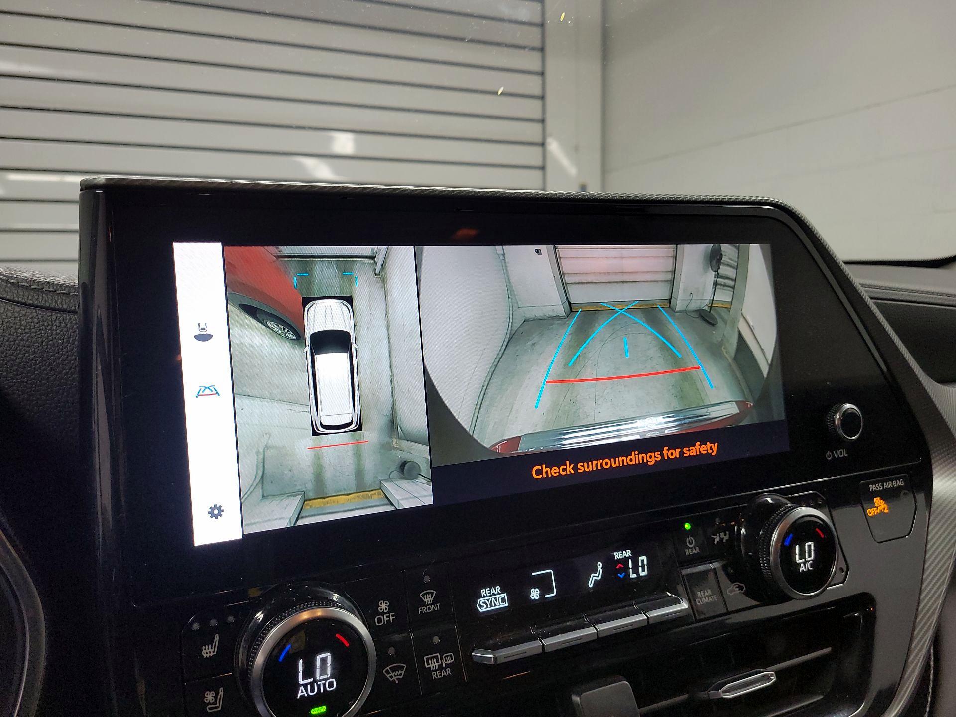 Thumbnail: 2023 Toyota Highlander - 14