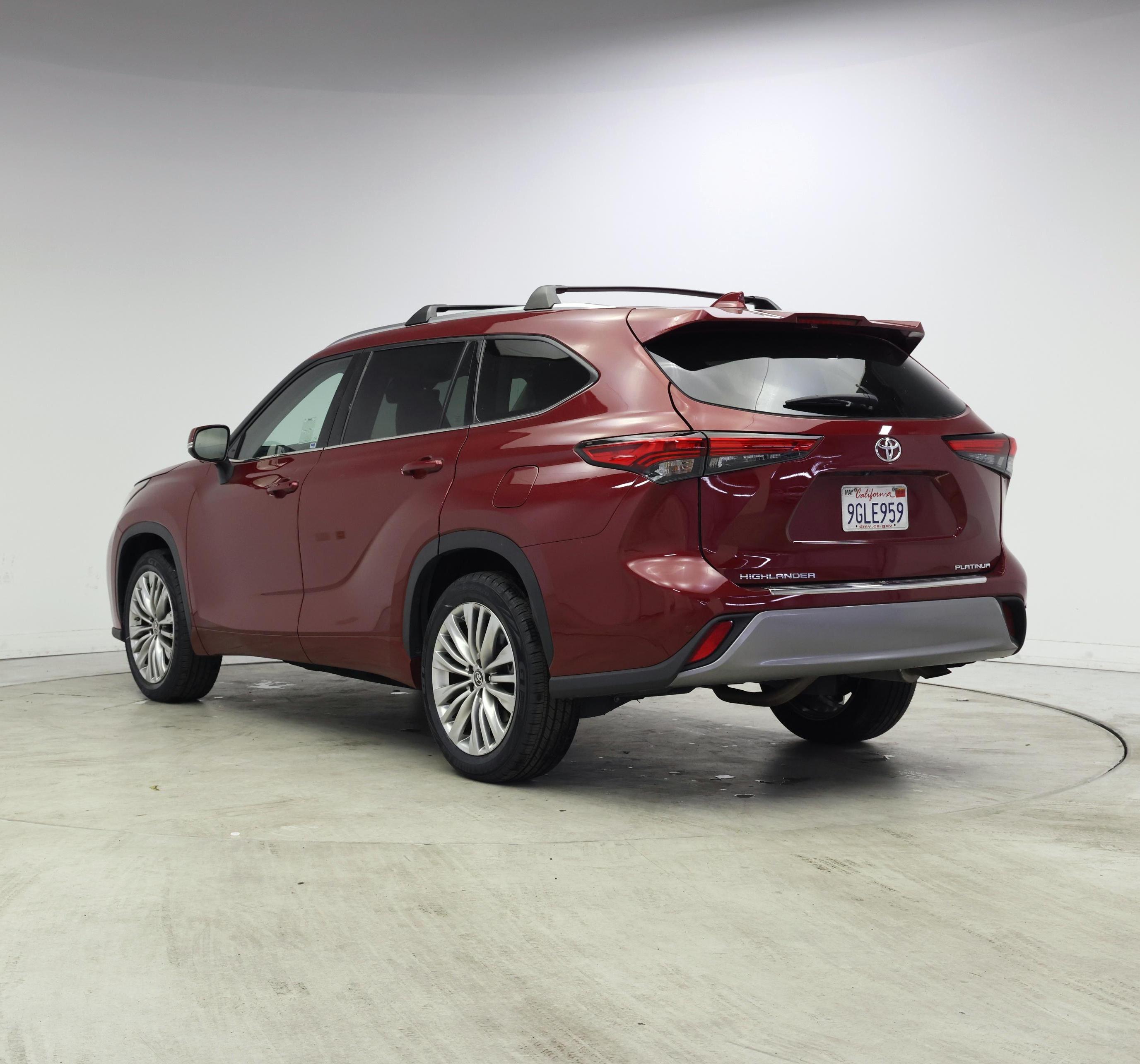 Thumbnail: 2023 Toyota Highlander - 2