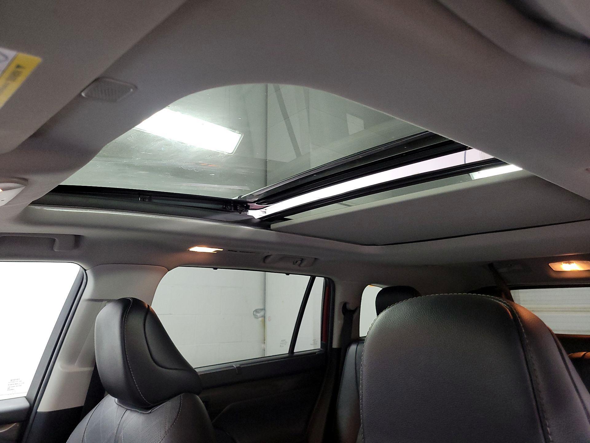 Thumbnail: 2023 Toyota Highlander - 19