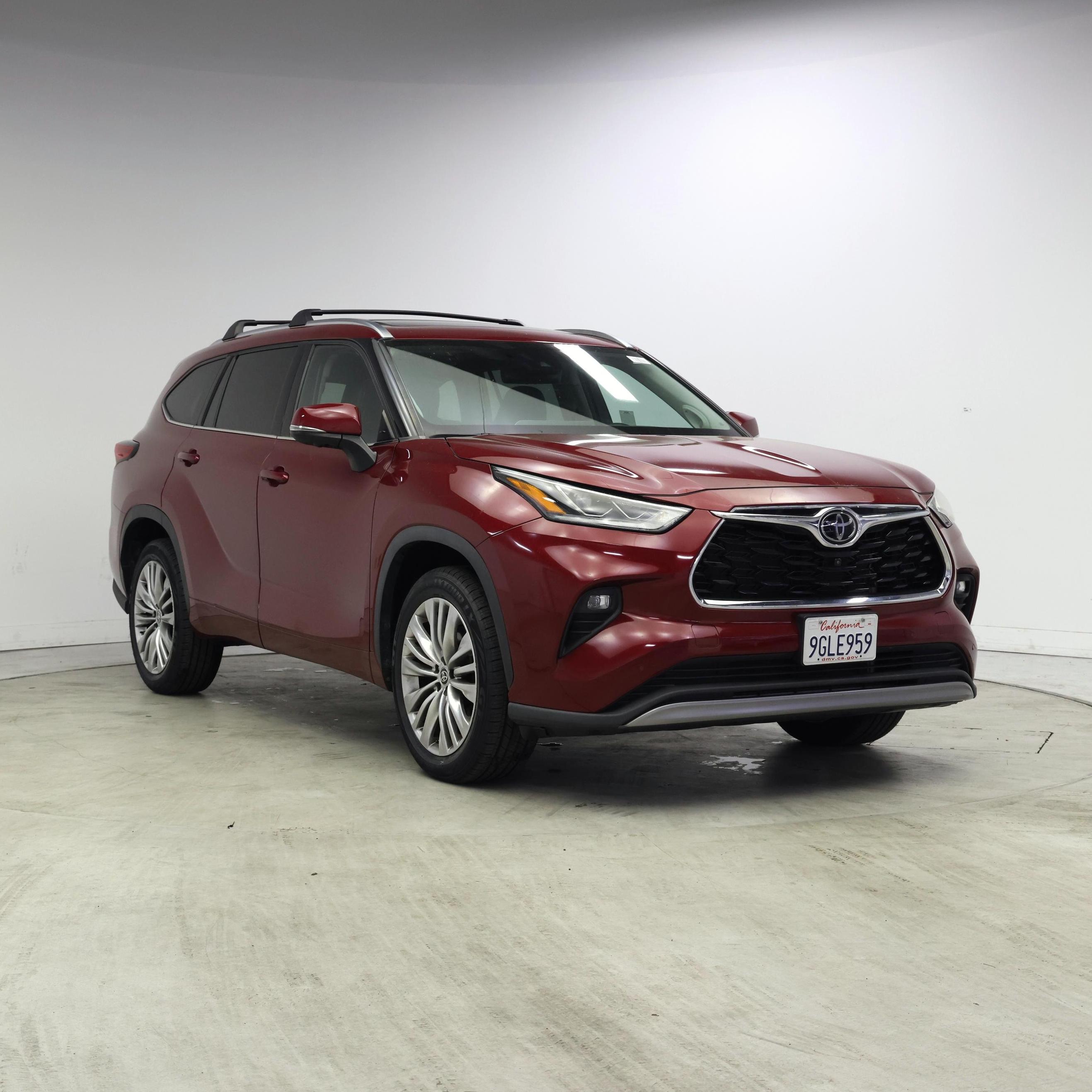 Thumbnail: 2023 Toyota Highlander - 7