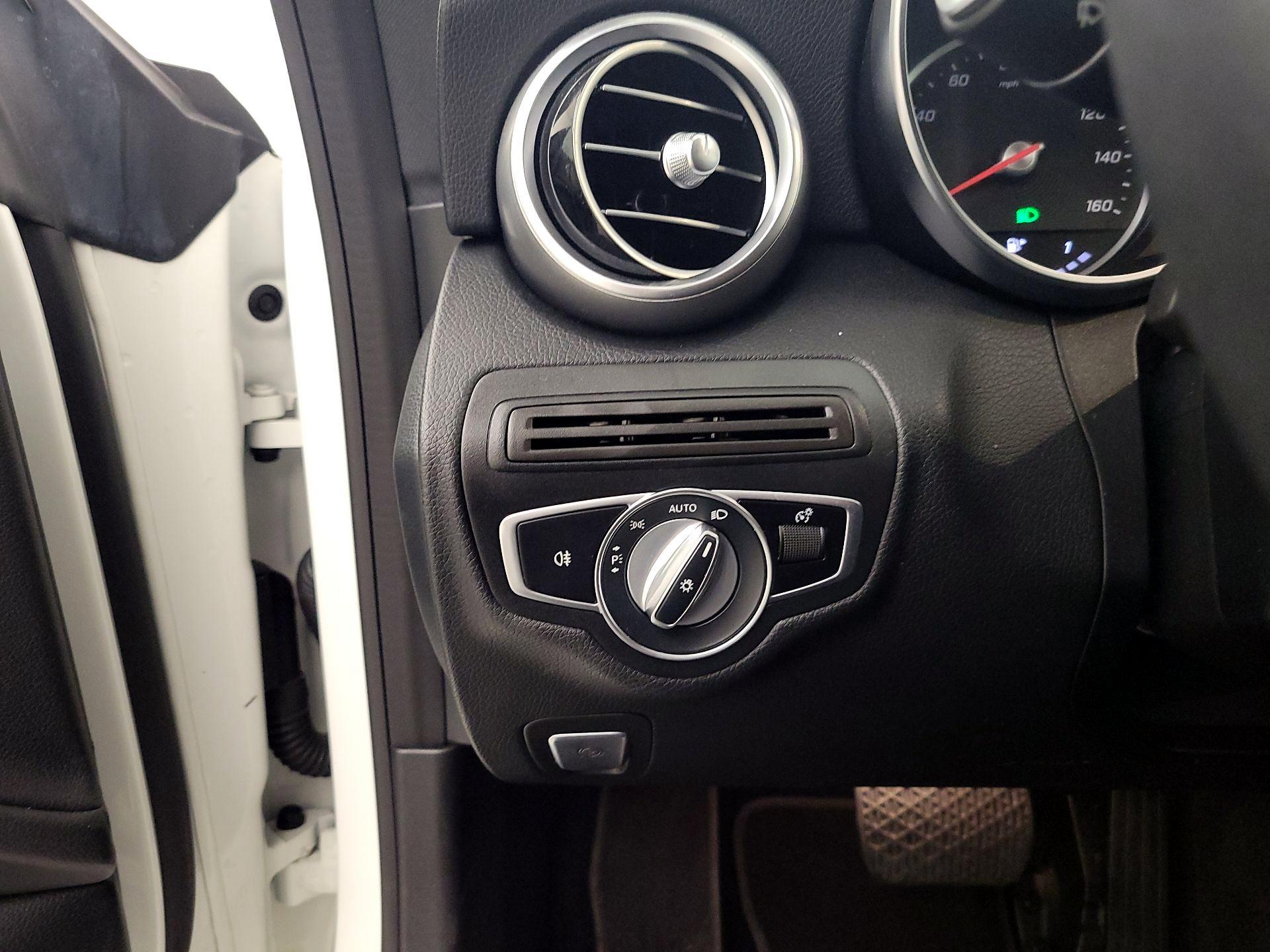 Thumbnail: 2020 Mercedes-Benz C-Class - 13