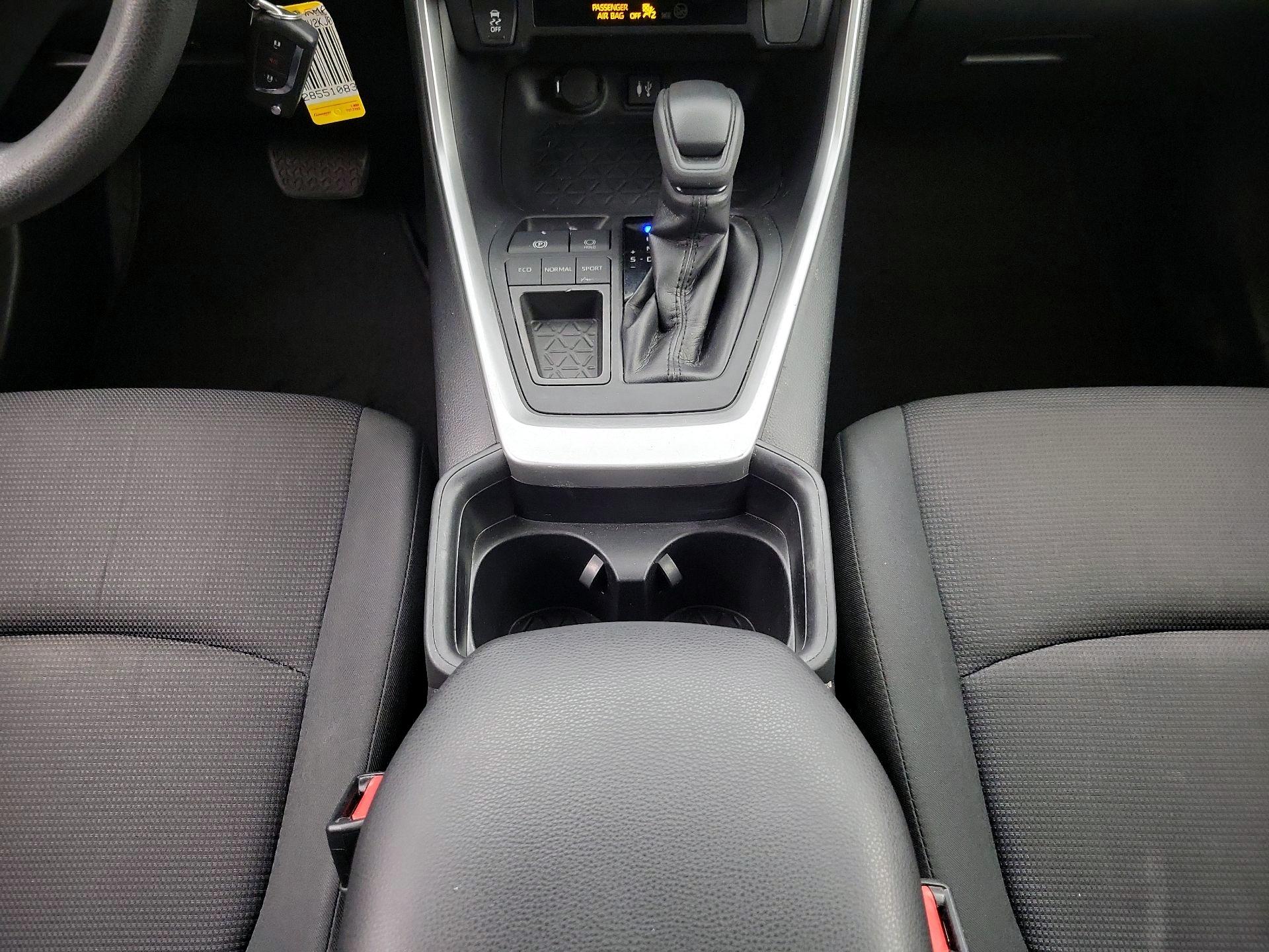 Thumbnail: 2019 Toyota RAV4 - 17