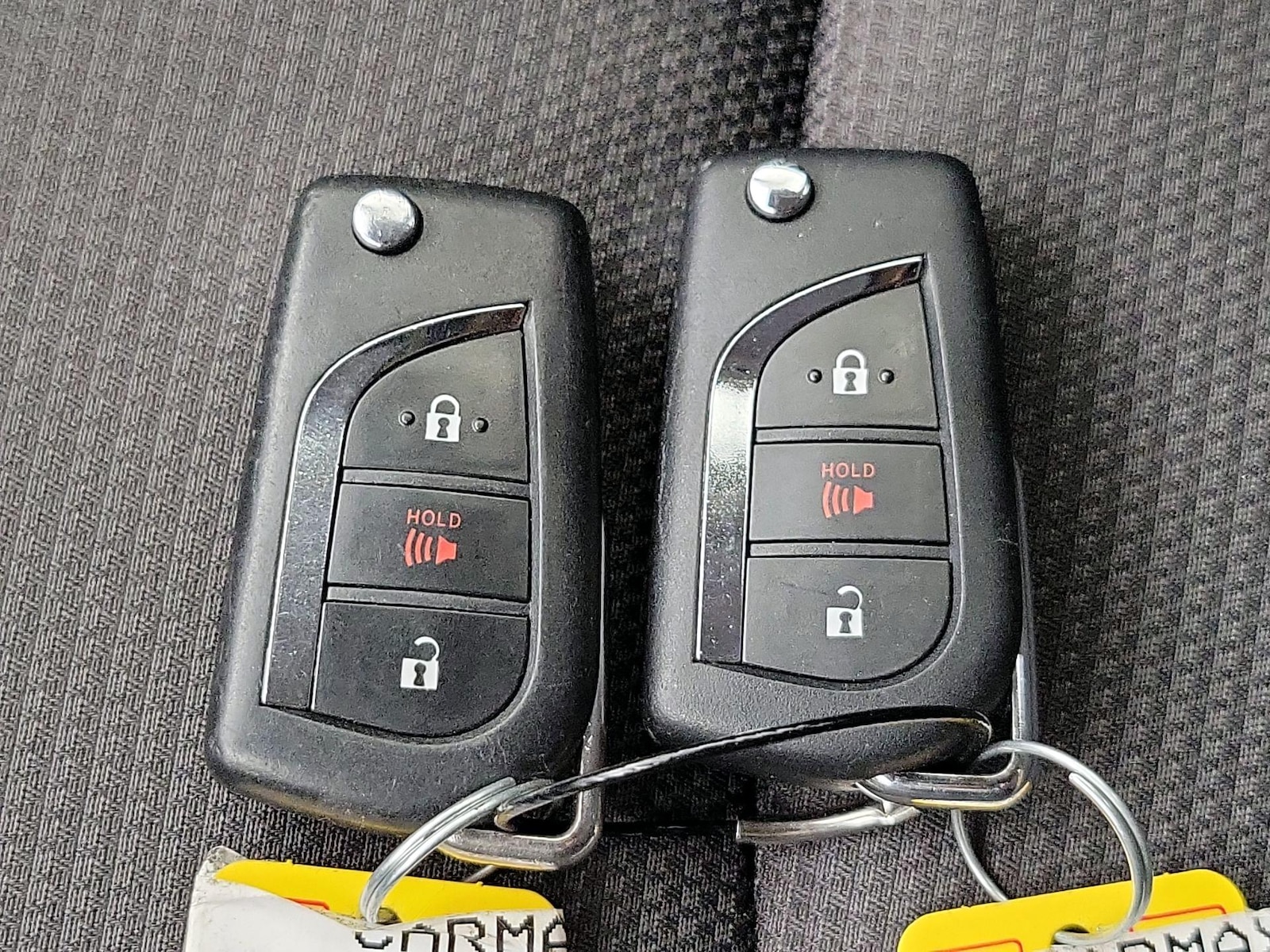 2019 Toyota RAV4 LE - Photo 23