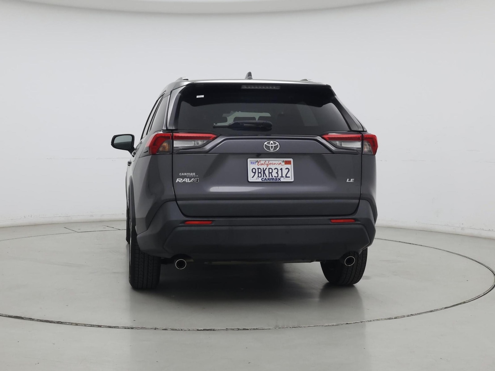 2019 Toyota RAV4 LE - Photo 7