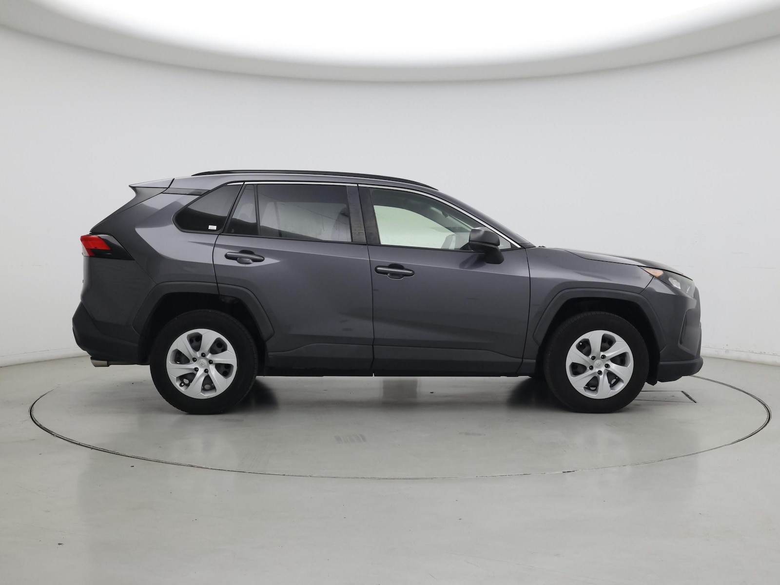 2019 Toyota RAV4 LE - Photo 8