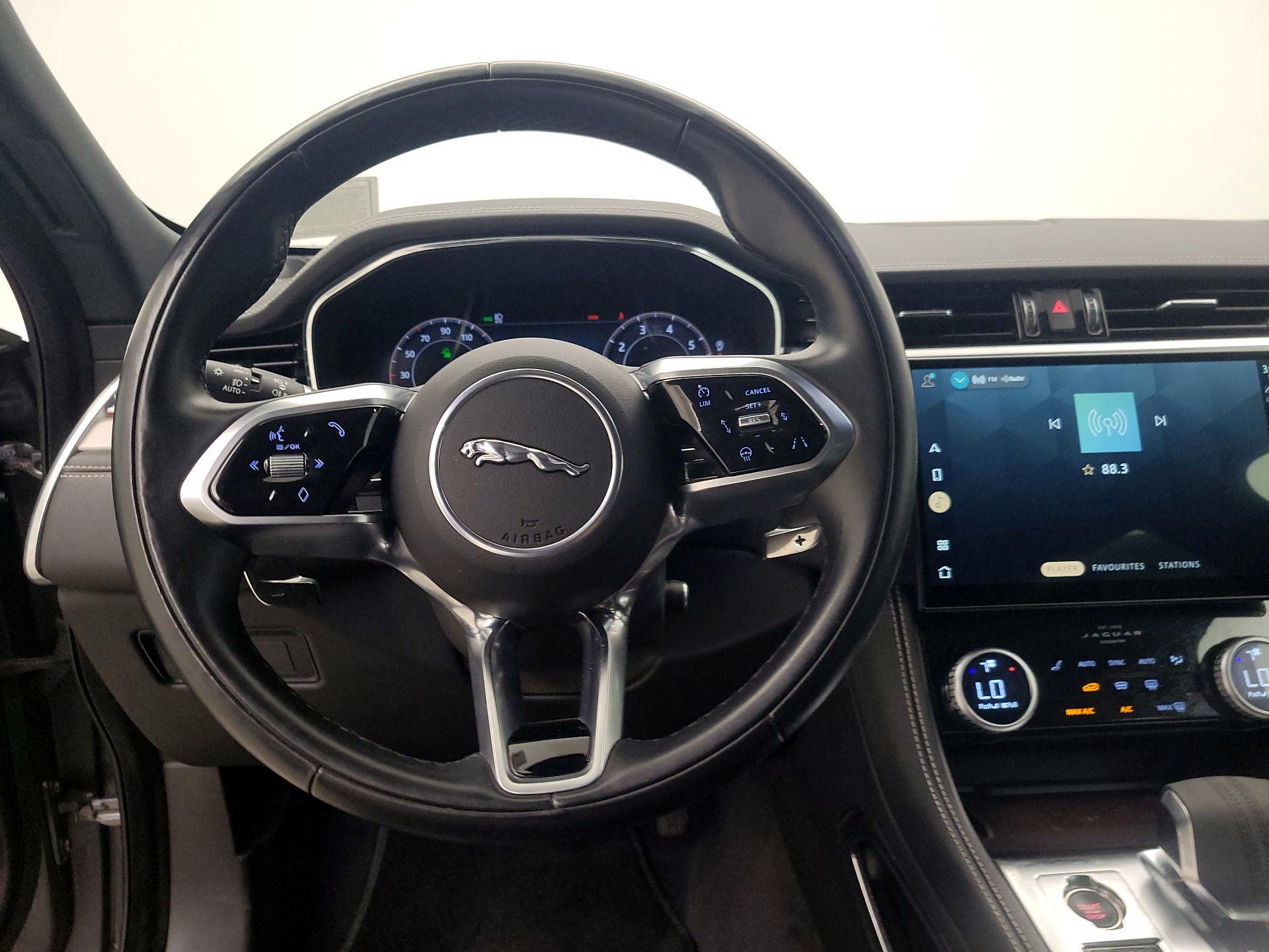 Thumbnail: 2024 Jaguar F-Pace - 10