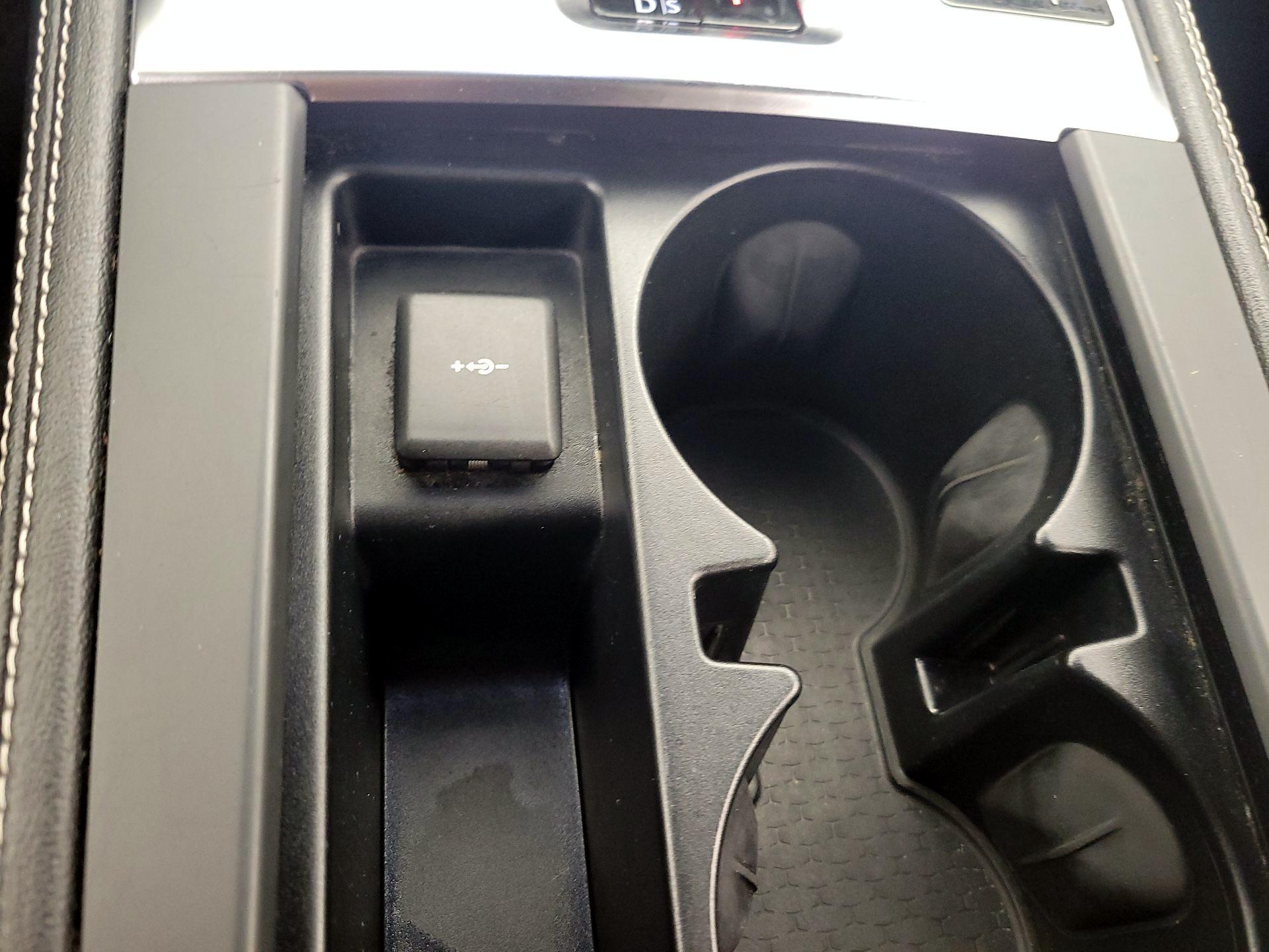 Thumbnail: 2024 Jaguar F-Pace - 18