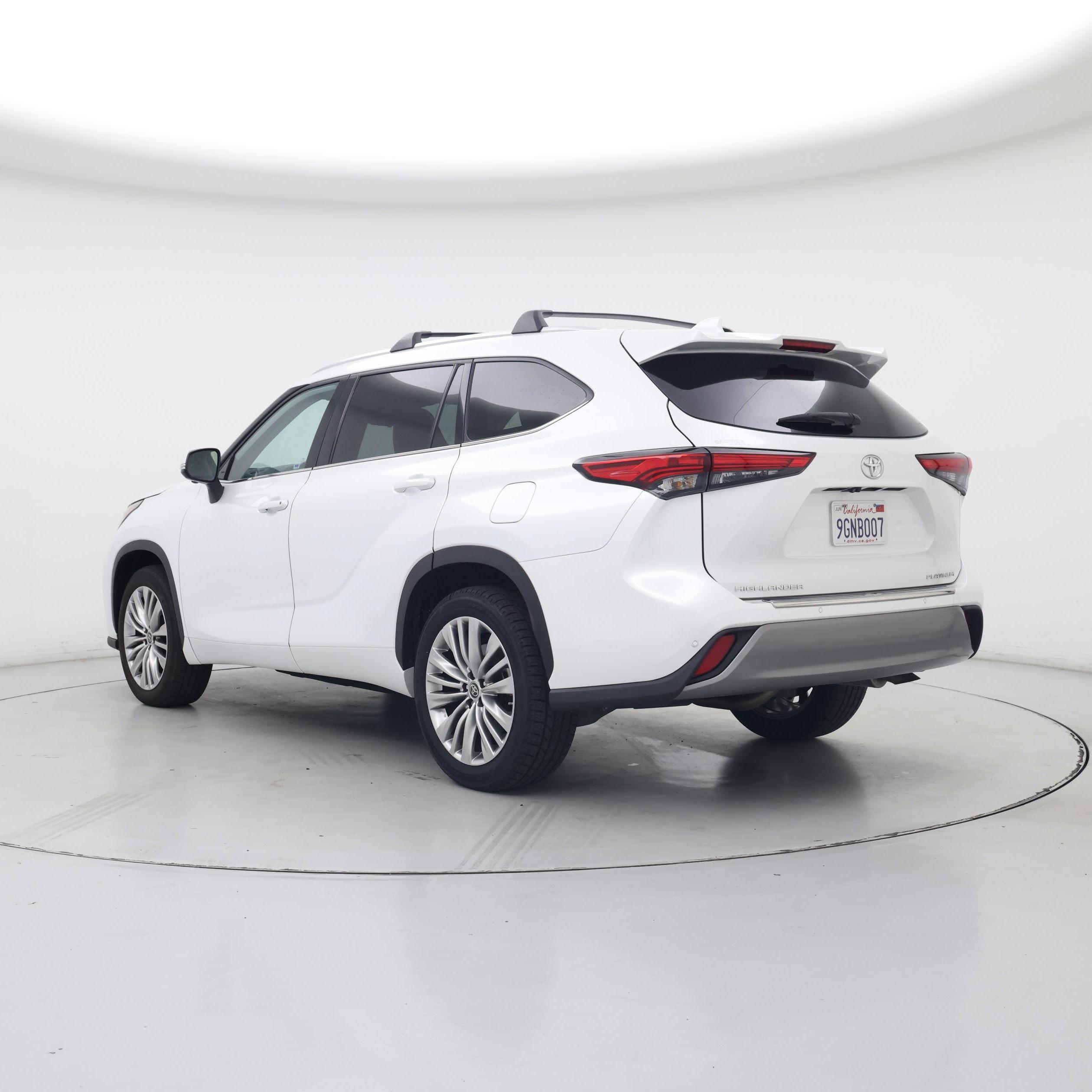 Thumbnail: 2023 Toyota Highlander - 2