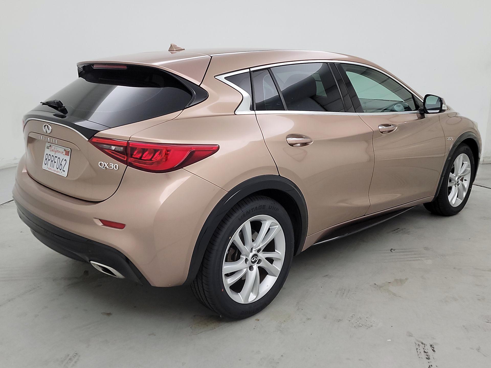 Thumbnail: 2017 INFINITI QX30 - 5