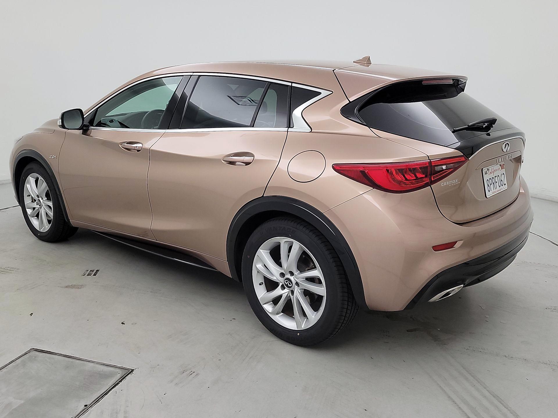 Thumbnail: 2017 INFINITI QX30 - 7