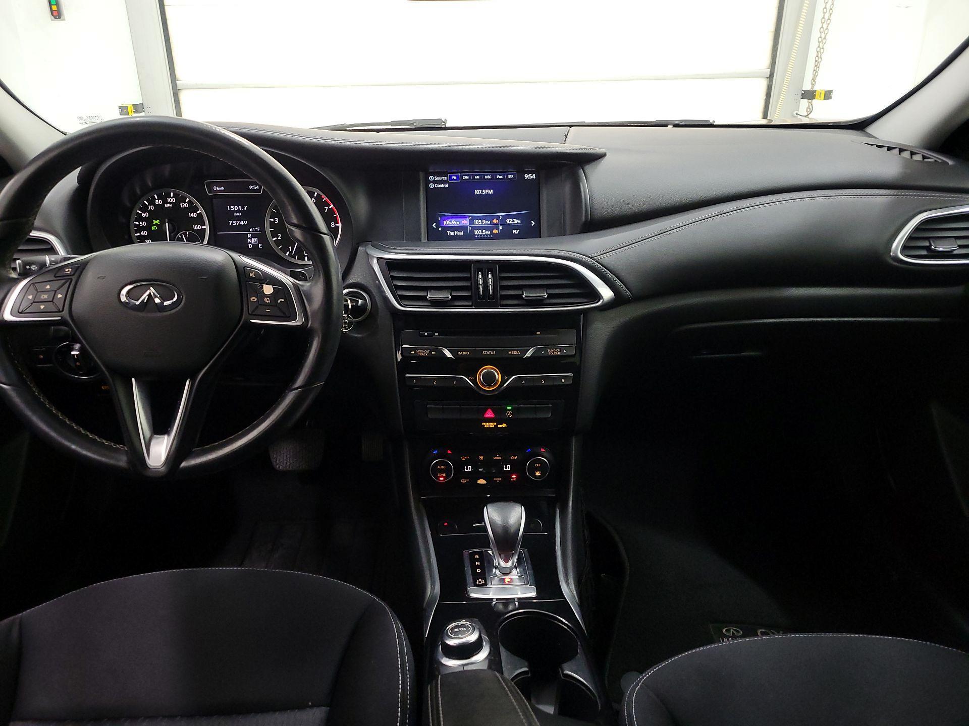 Thumbnail: 2017 INFINITI QX30 - 8